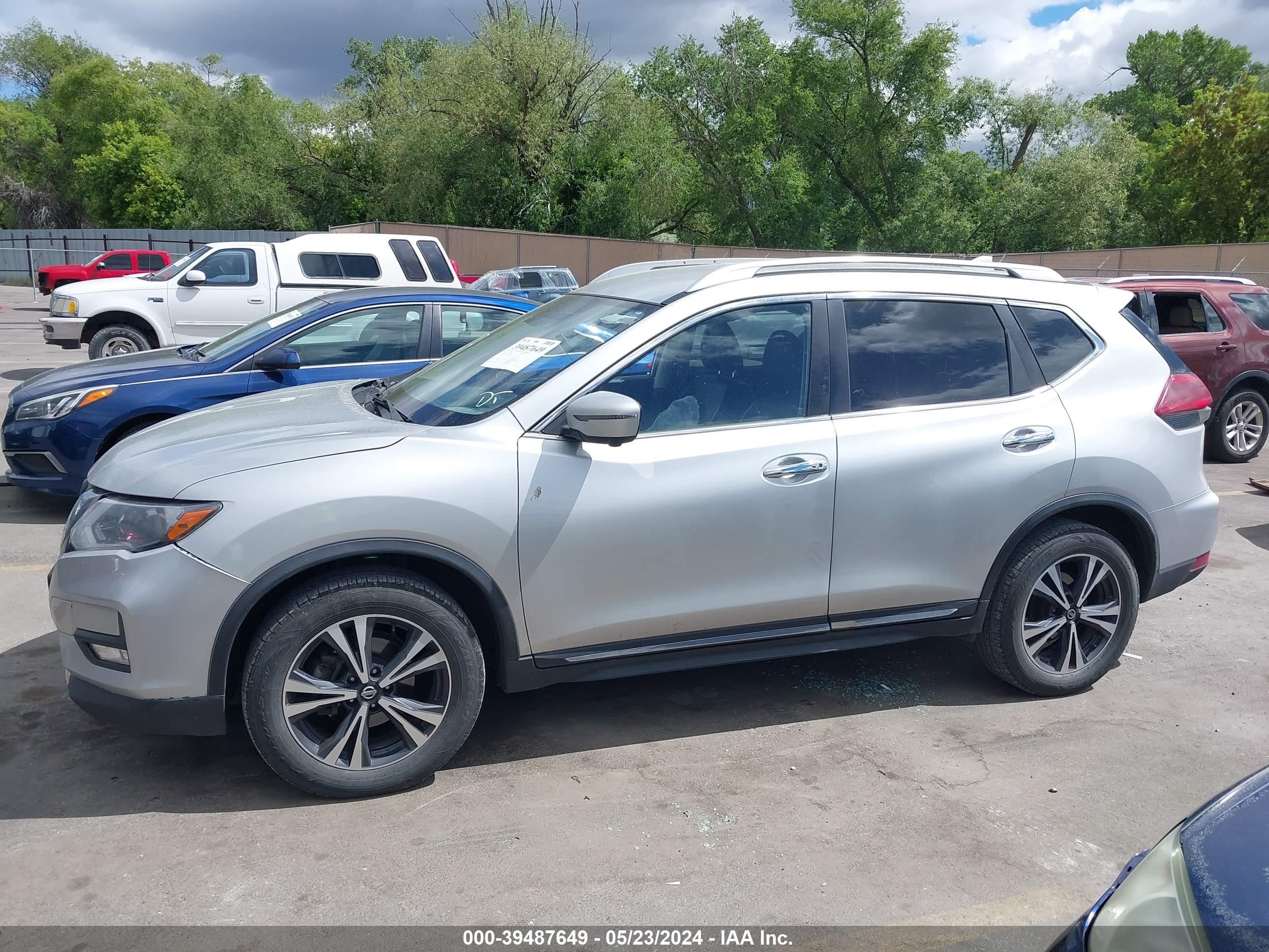 Photo 13 VIN: JN8AT2MV6JW319662 - NISSAN ROGUE 