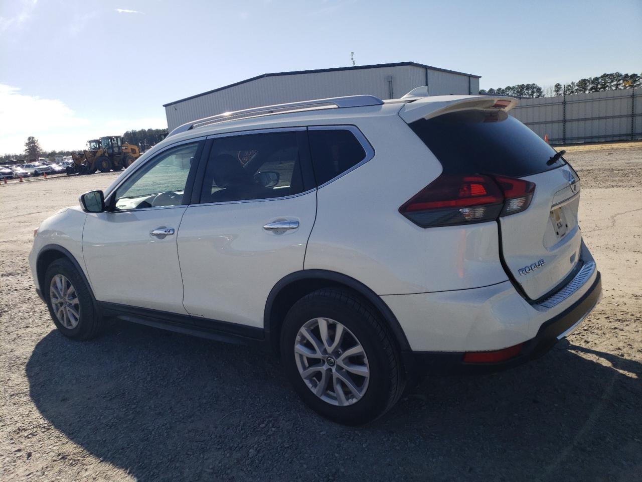 Photo 1 VIN: JN8AT2MV6JW330225 - NISSAN ROGUE 