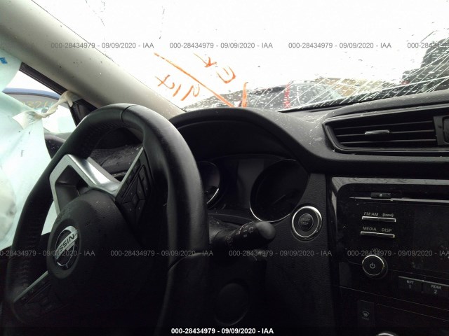 Photo 6 VIN: JN8AT2MV7HW016867 - NISSAN ROGUE 