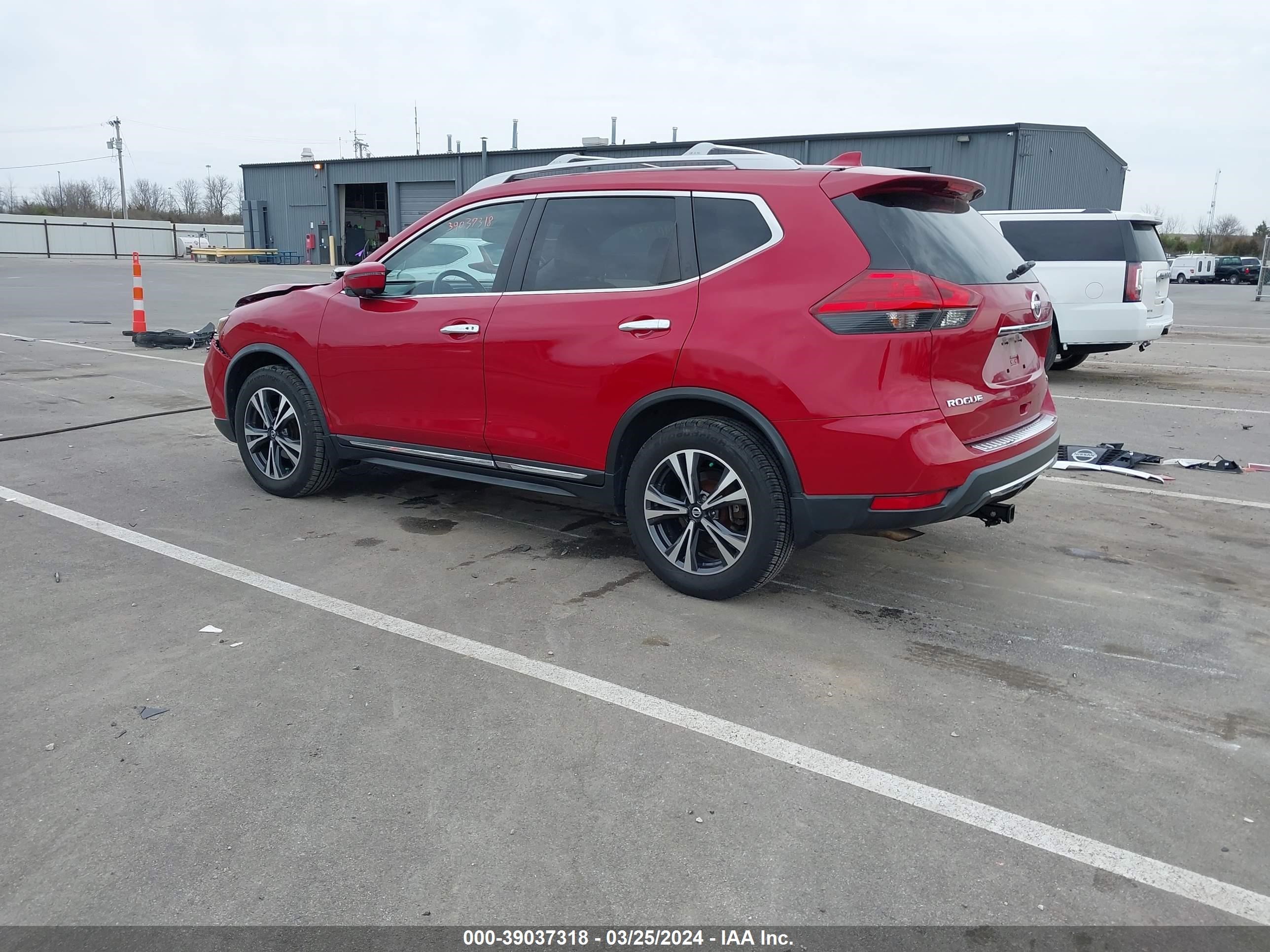 Photo 2 VIN: JN8AT2MV7HW281160 - NISSAN ROGUE 