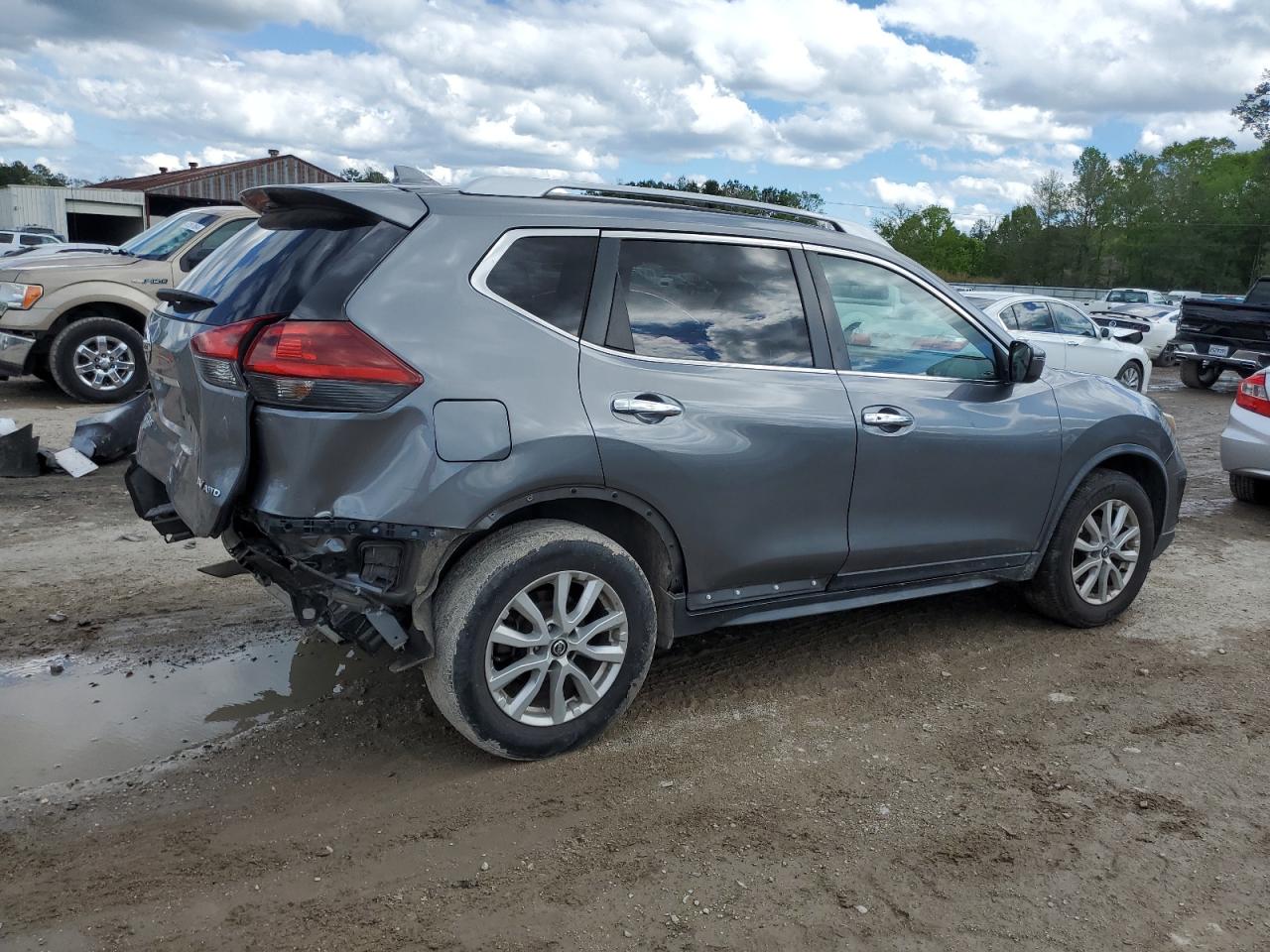 Photo 2 VIN: JN8AT2MV7JW308217 - NISSAN ROGUE 