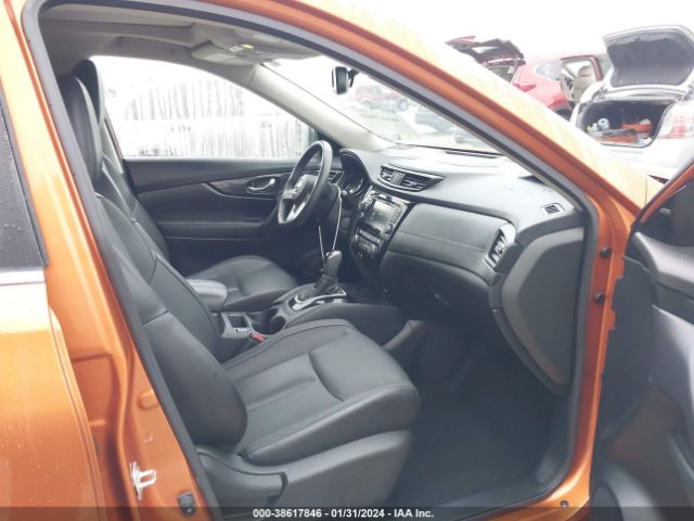 Photo 4 VIN: JN8AT2MV7JW324045 - NISSAN ROGUE 