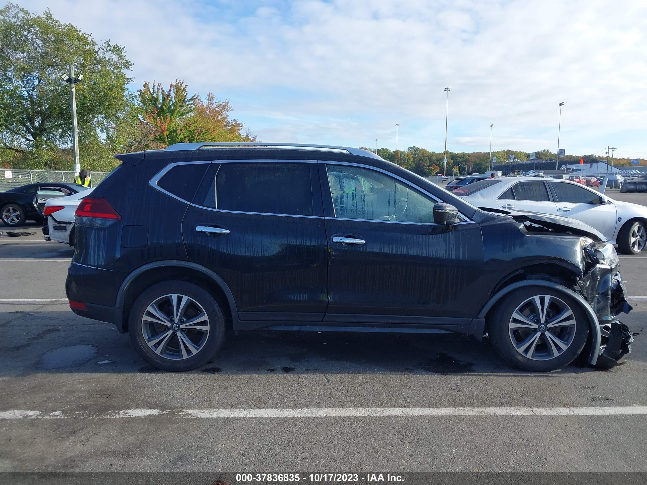 Photo 12 VIN: JN8AT2MV7KW398647 - NISSAN ROGUE 