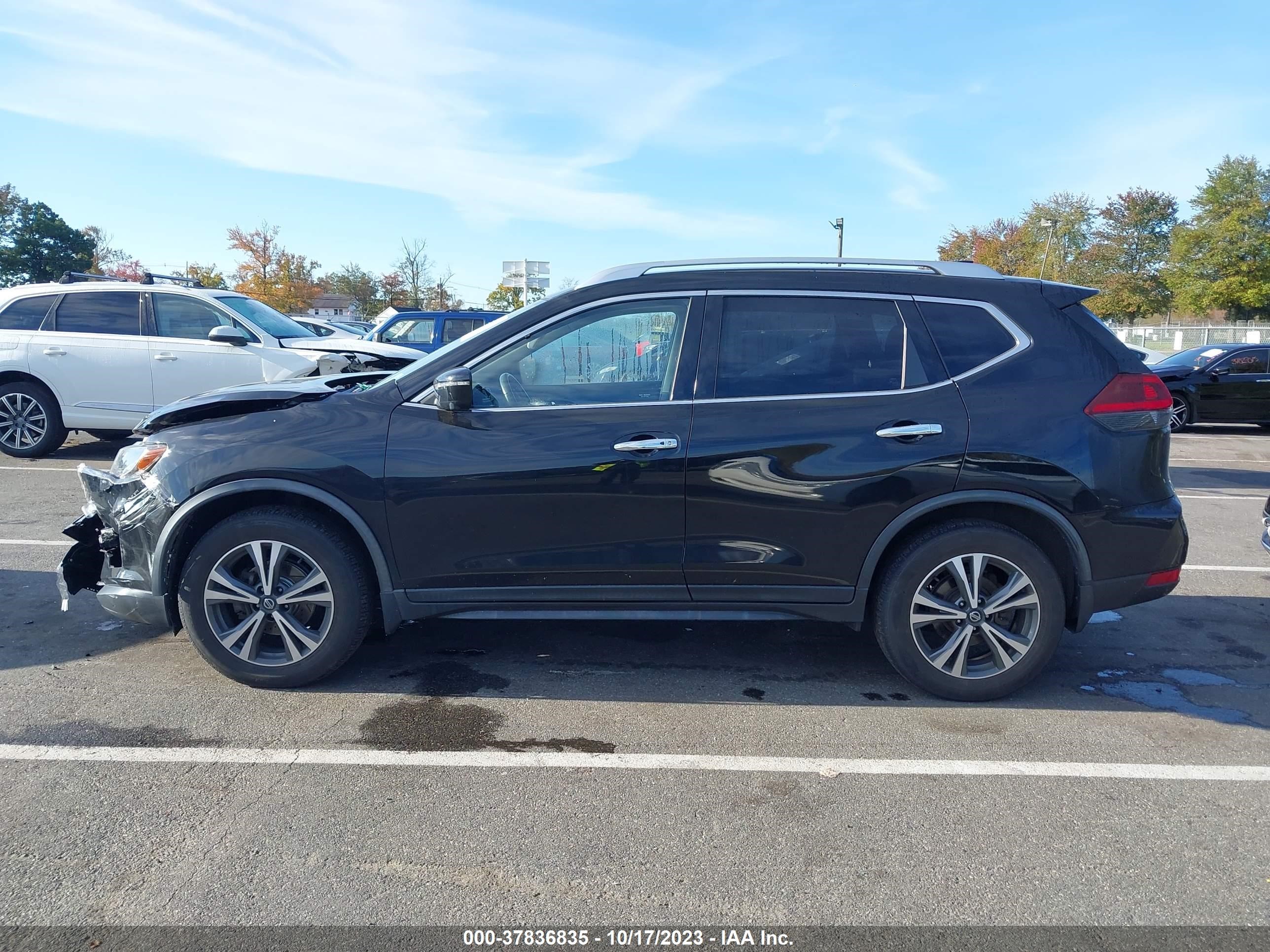 Photo 13 VIN: JN8AT2MV7KW398647 - NISSAN ROGUE 