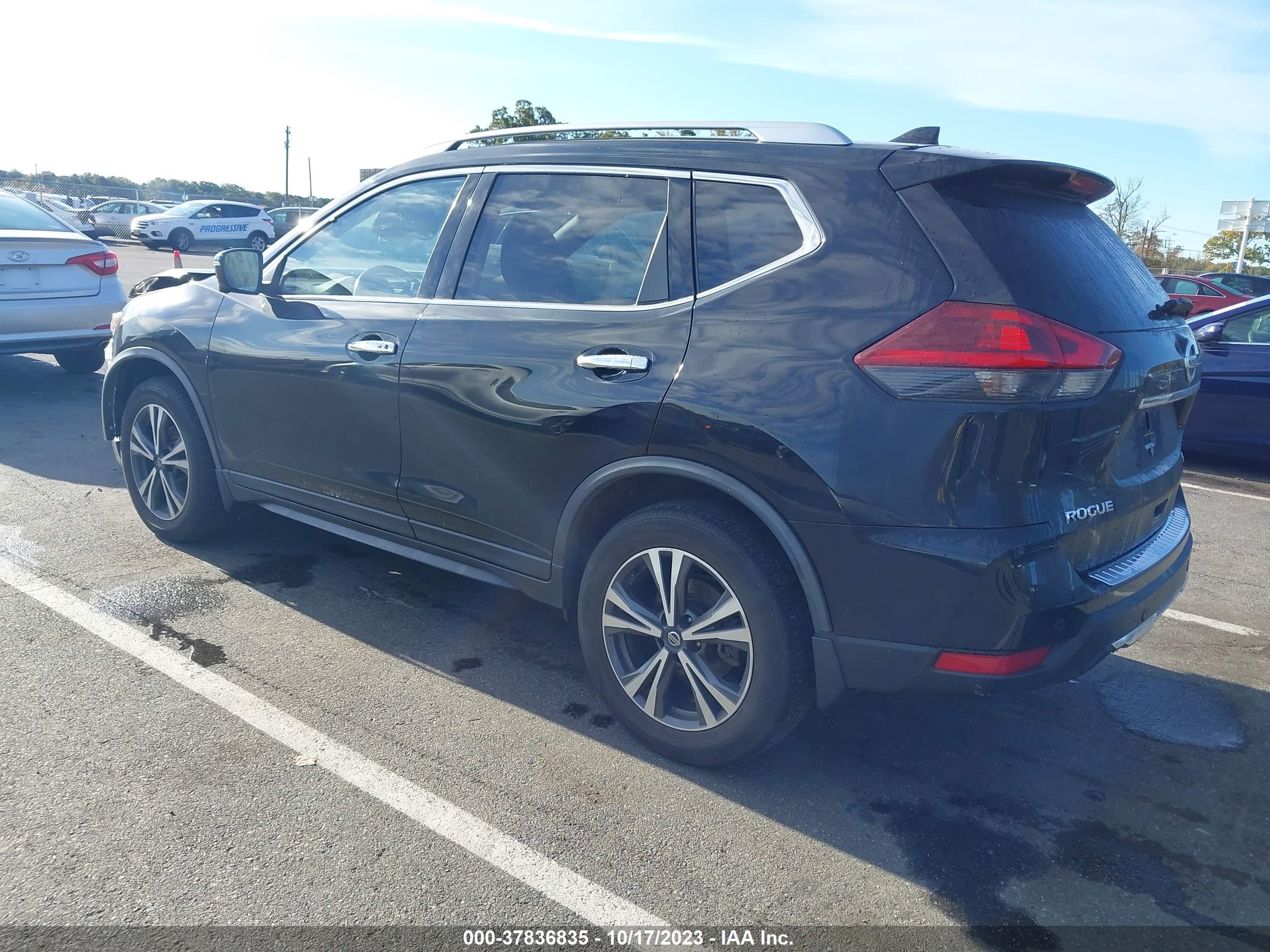 Photo 2 VIN: JN8AT2MV7KW398647 - NISSAN ROGUE 