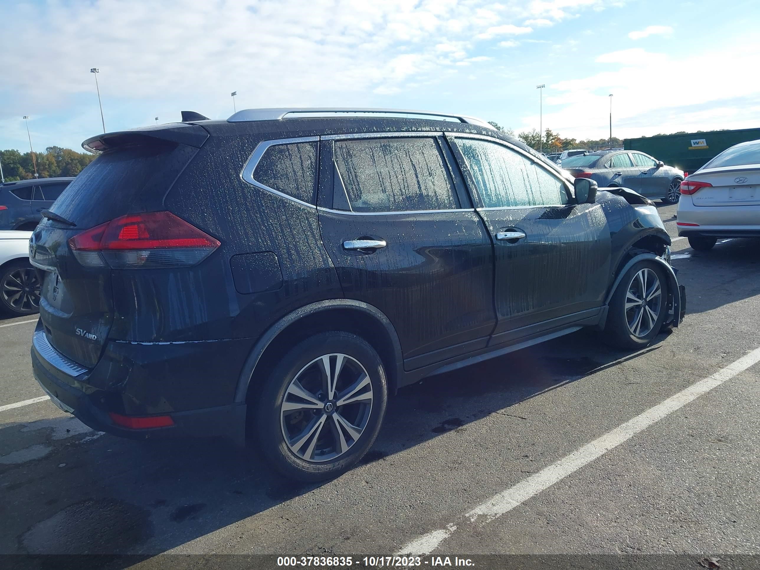 Photo 3 VIN: JN8AT2MV7KW398647 - NISSAN ROGUE 