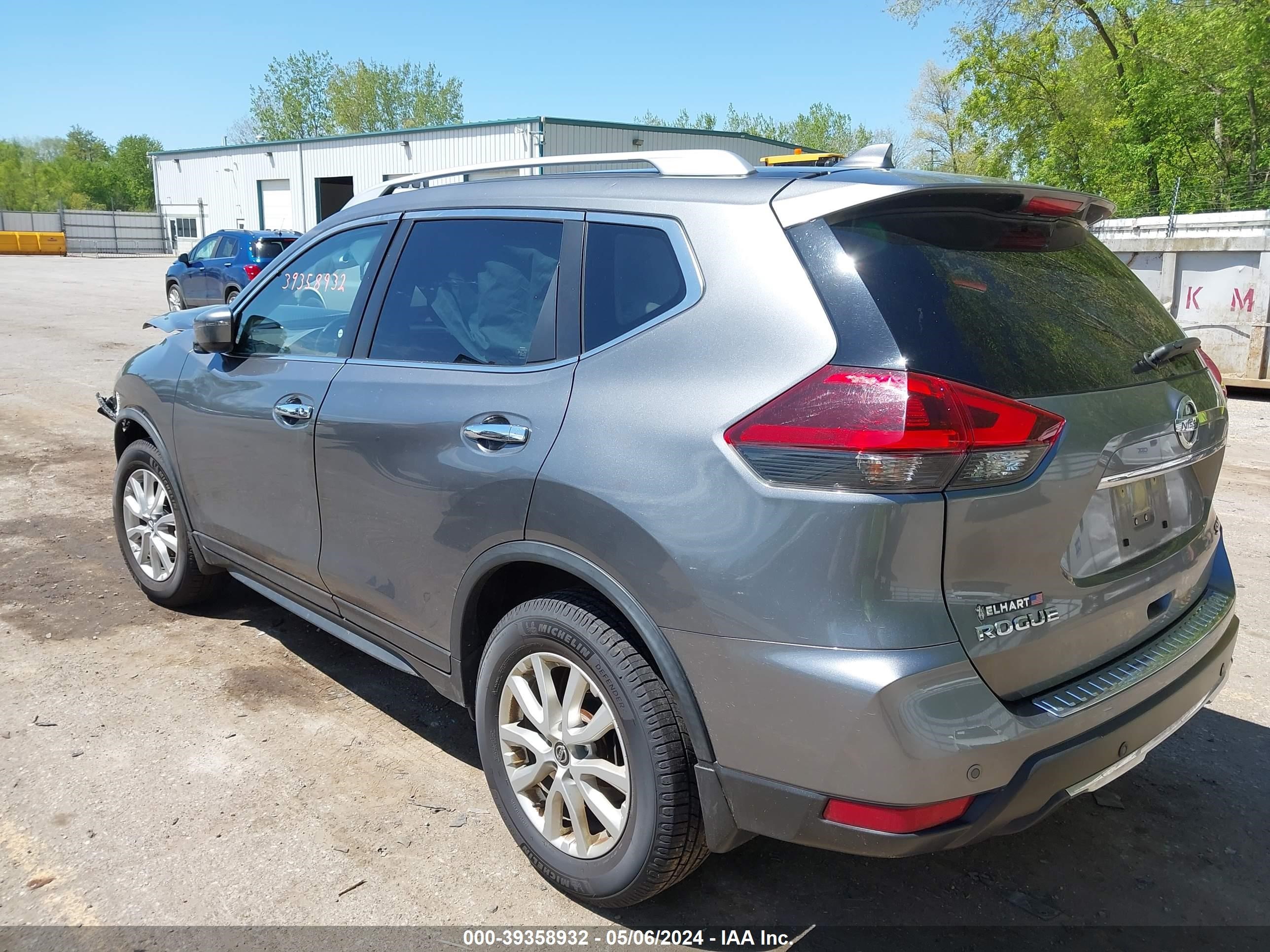 Photo 2 VIN: JN8AT2MV7LW113155 - NISSAN ROGUE 