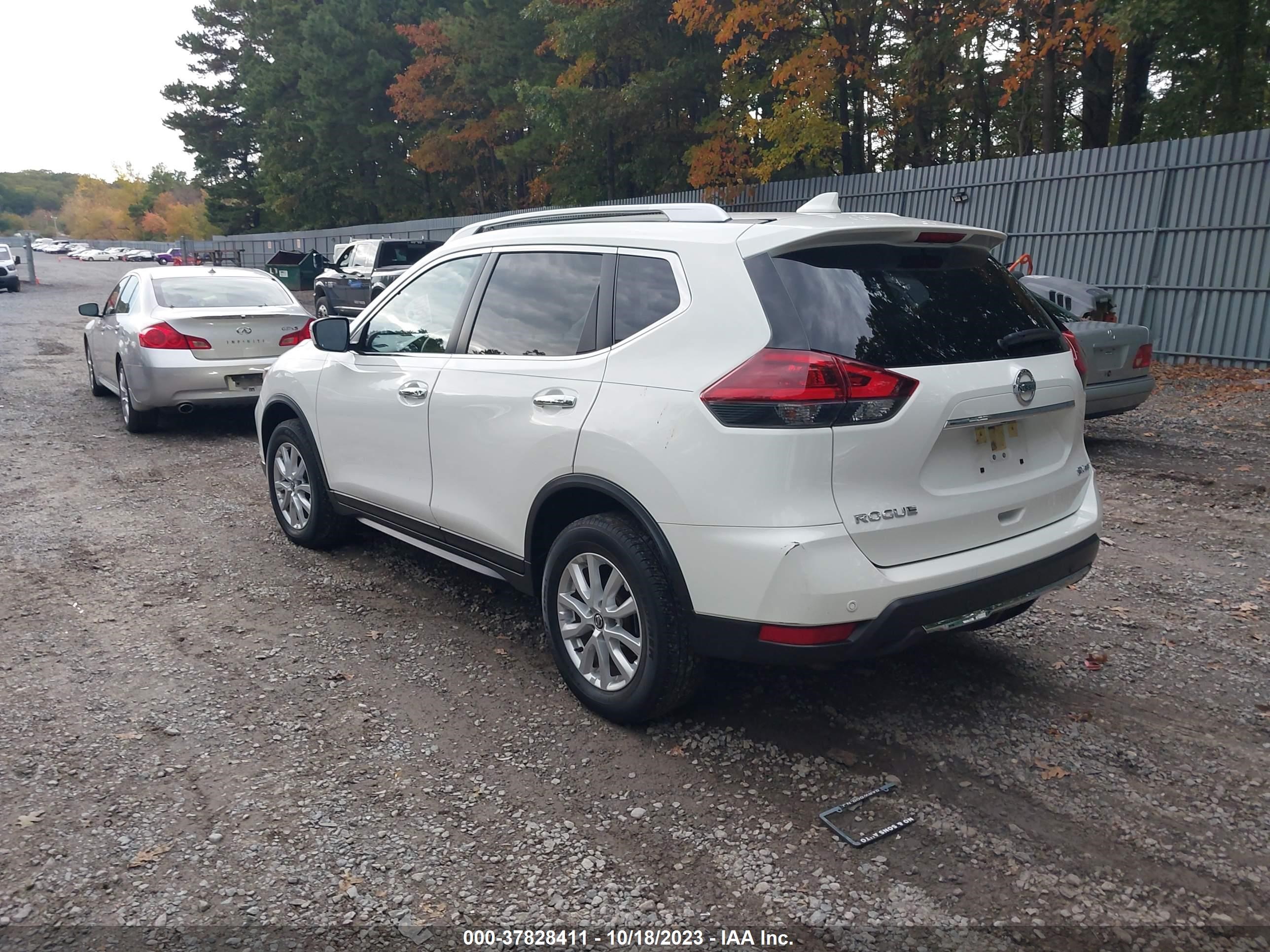 Photo 2 VIN: JN8AT2MV7LW144132 - NISSAN ROGUE 