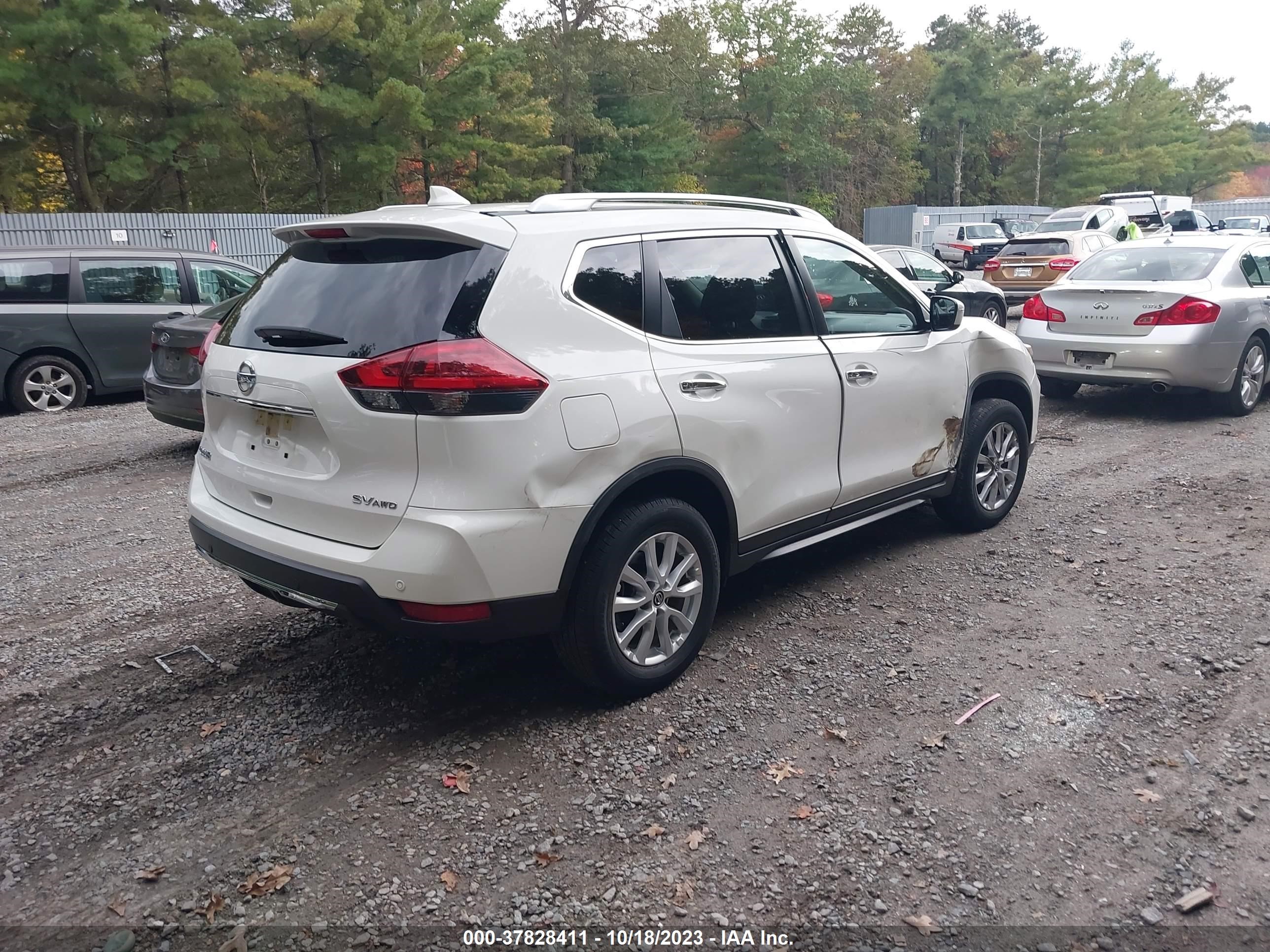 Photo 3 VIN: JN8AT2MV7LW144132 - NISSAN ROGUE 