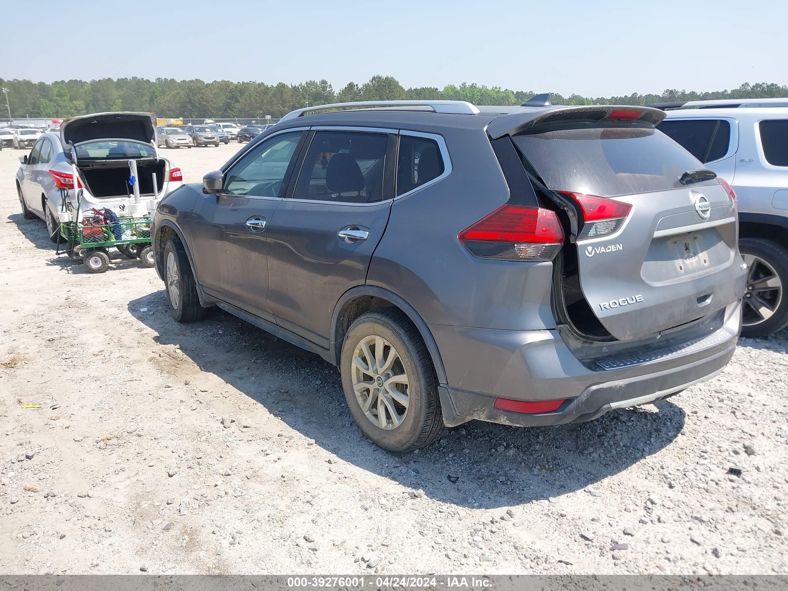 Photo 2 VIN: JN8AT2MV8HW006347 - NISSAN ROGUE 