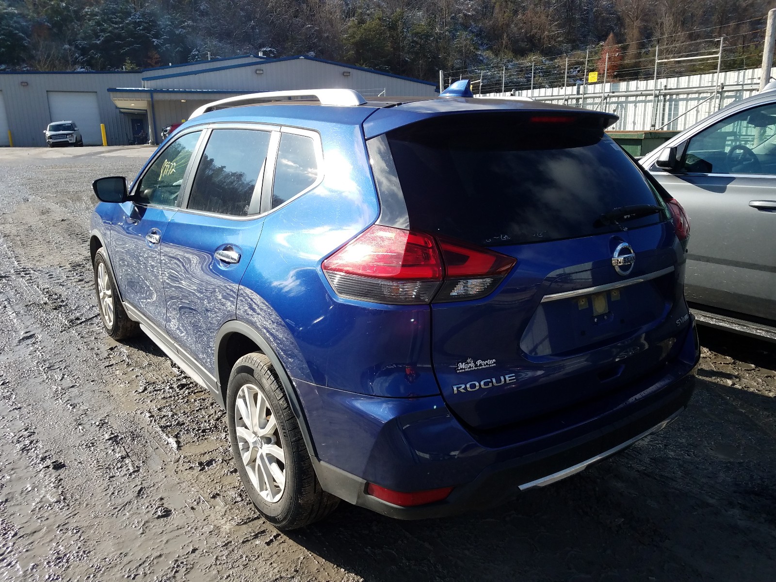 Photo 2 VIN: JN8AT2MV8HW022824 - NISSAN ROGUE 