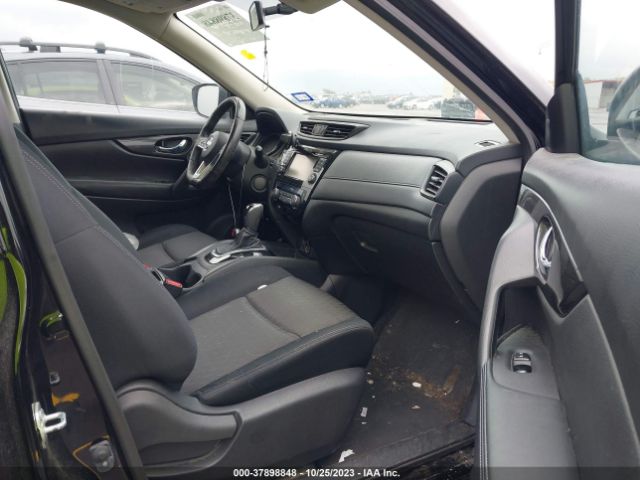 Photo 4 VIN: JN8AT2MV8HW026193 - NISSAN ROGUE 