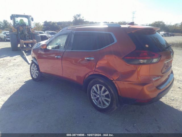 Photo 2 VIN: JN8AT2MV8HW261127 - NISSAN ROGUE 