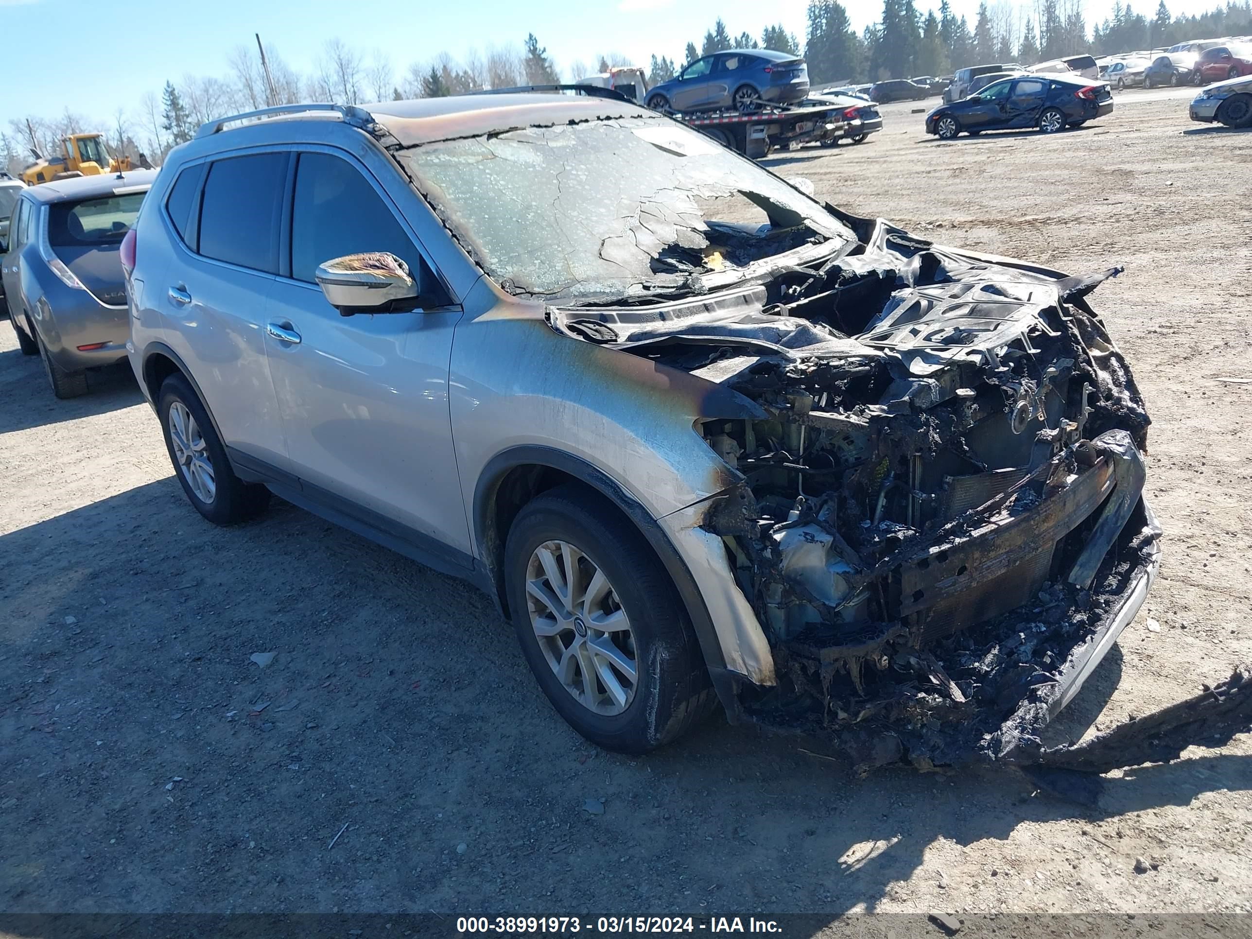 Photo 0 VIN: JN8AT2MV8JW300630 - NISSAN ROGUE 