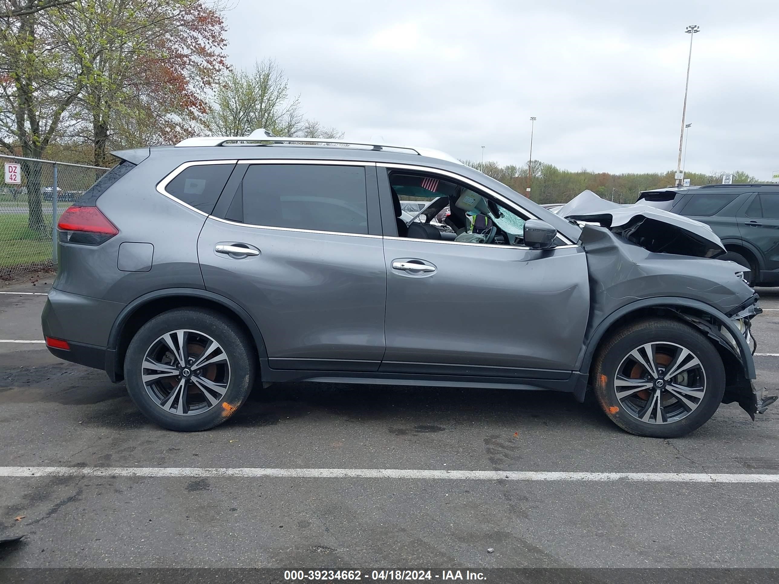 Photo 11 VIN: JN8AT2MV8LW120809 - NISSAN ROGUE 