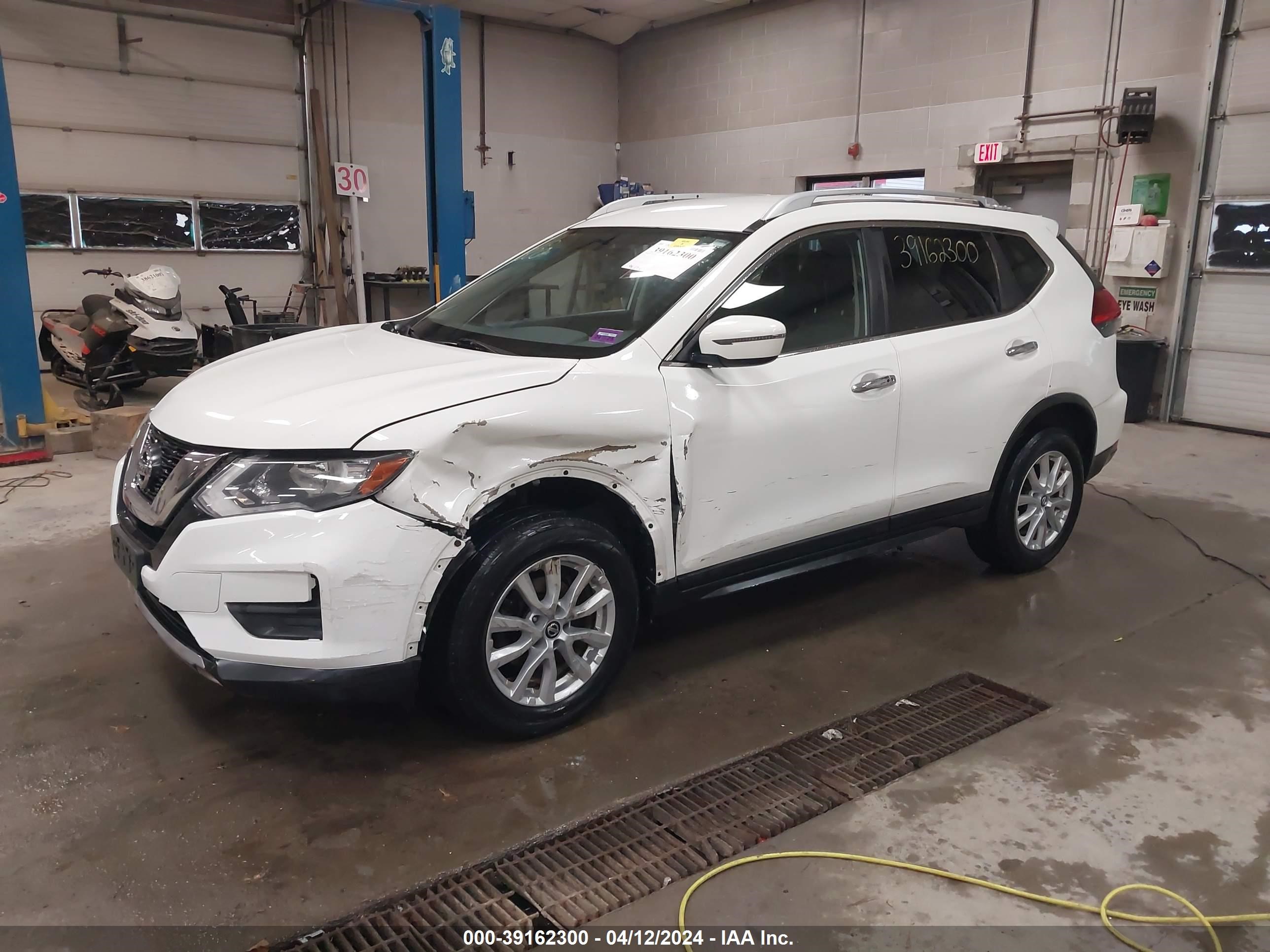 Photo 1 VIN: JN8AT2MV9HW023884 - NISSAN ROGUE 