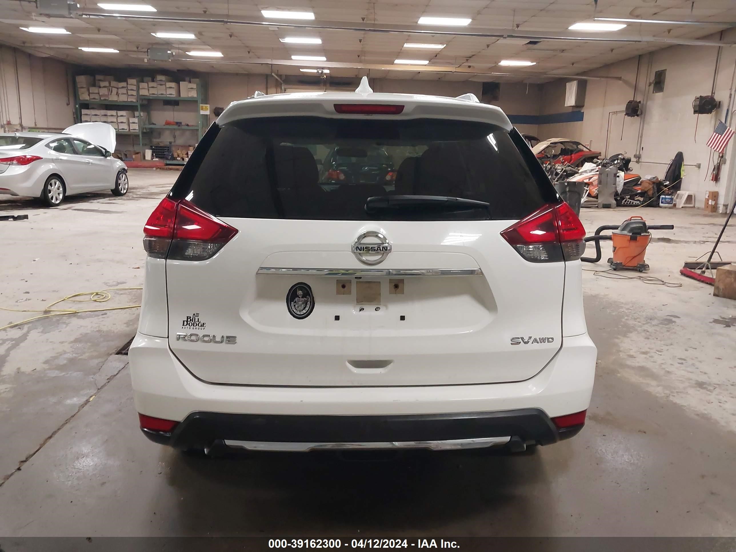 Photo 15 VIN: JN8AT2MV9HW023884 - NISSAN ROGUE 