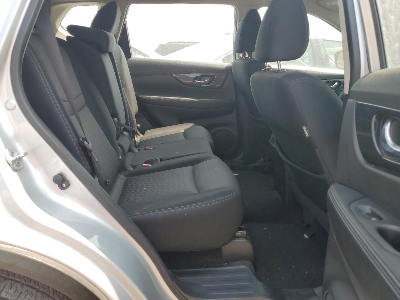 Photo 10 VIN: JN8AT2MV9HW253750 - NISSAN ROGUE 