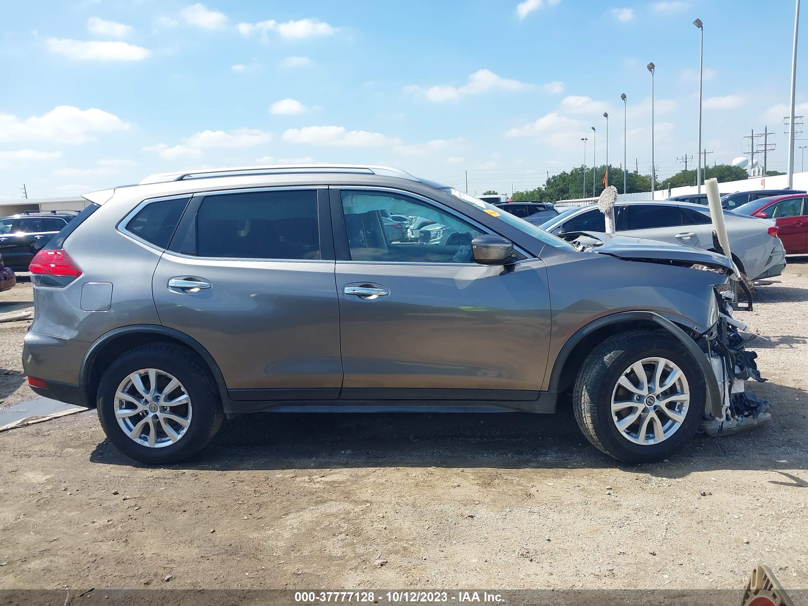 Photo 12 VIN: JN8AT2MV9HW255806 - NISSAN ROGUE 