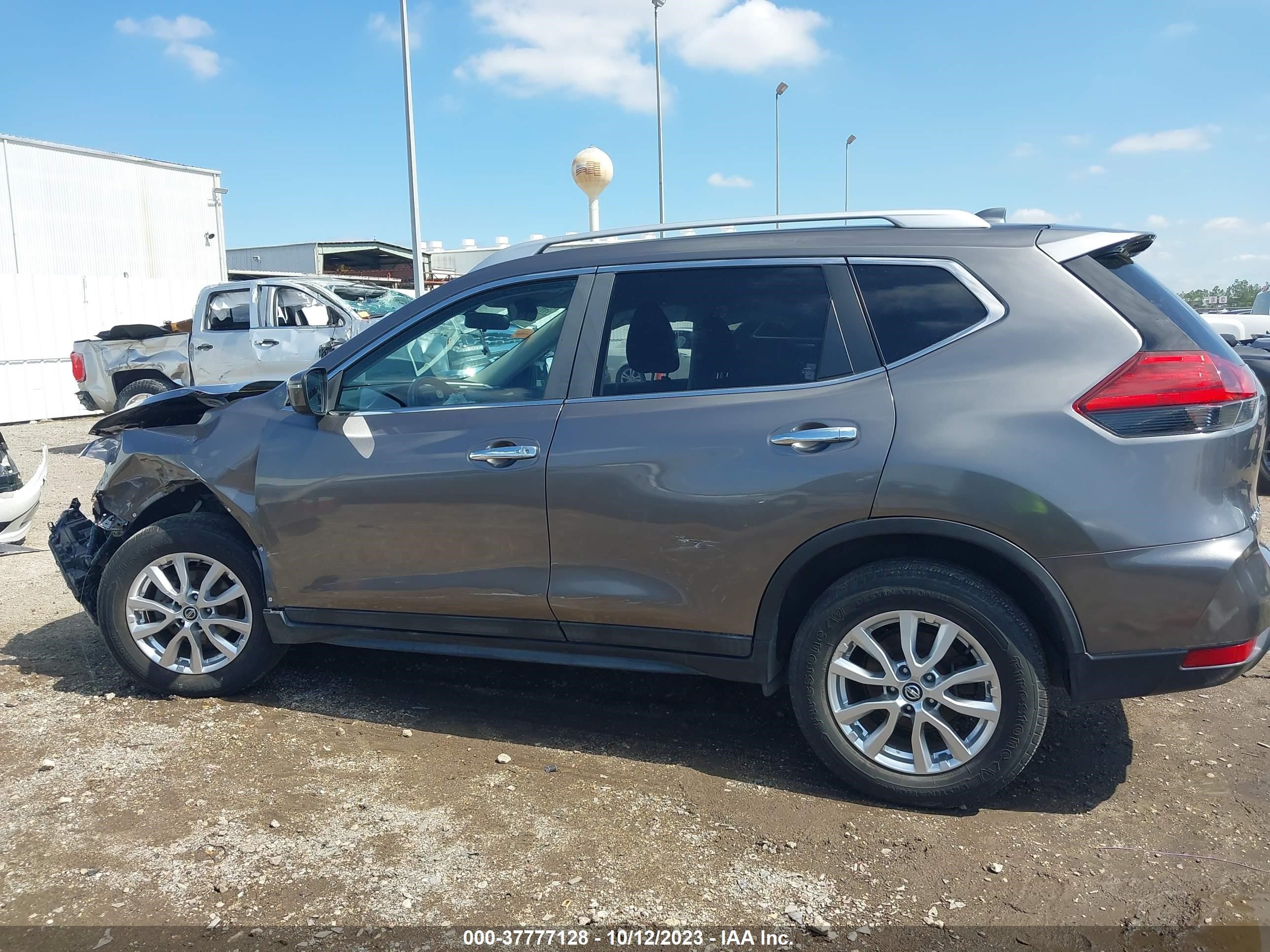 Photo 13 VIN: JN8AT2MV9HW255806 - NISSAN ROGUE 