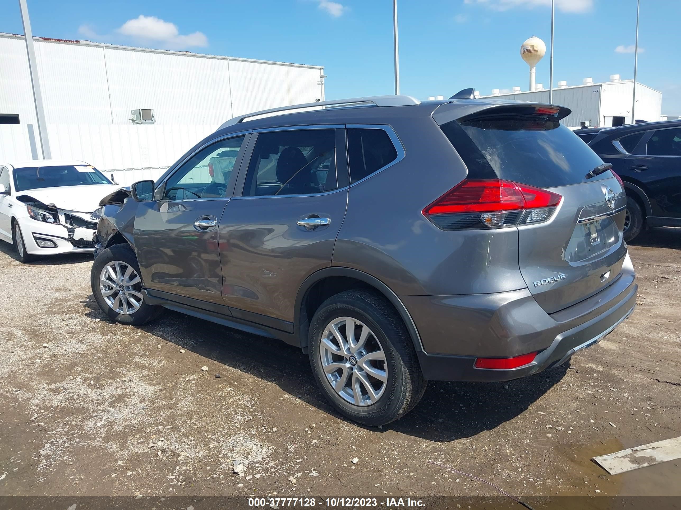 Photo 2 VIN: JN8AT2MV9HW255806 - NISSAN ROGUE 