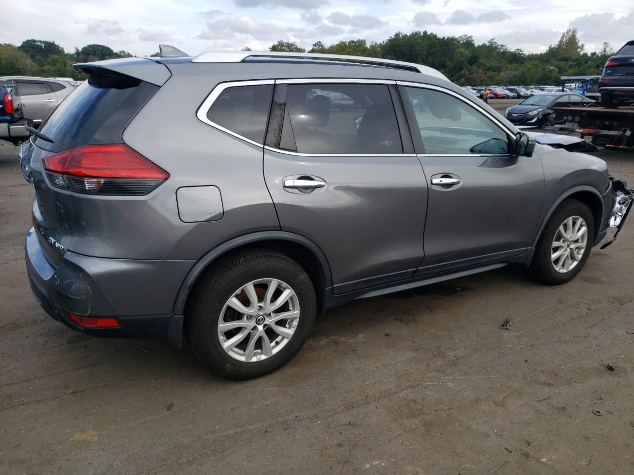 Photo 2 VIN: JN8AT2MV9HW256938 - NISSAN ROGUE 