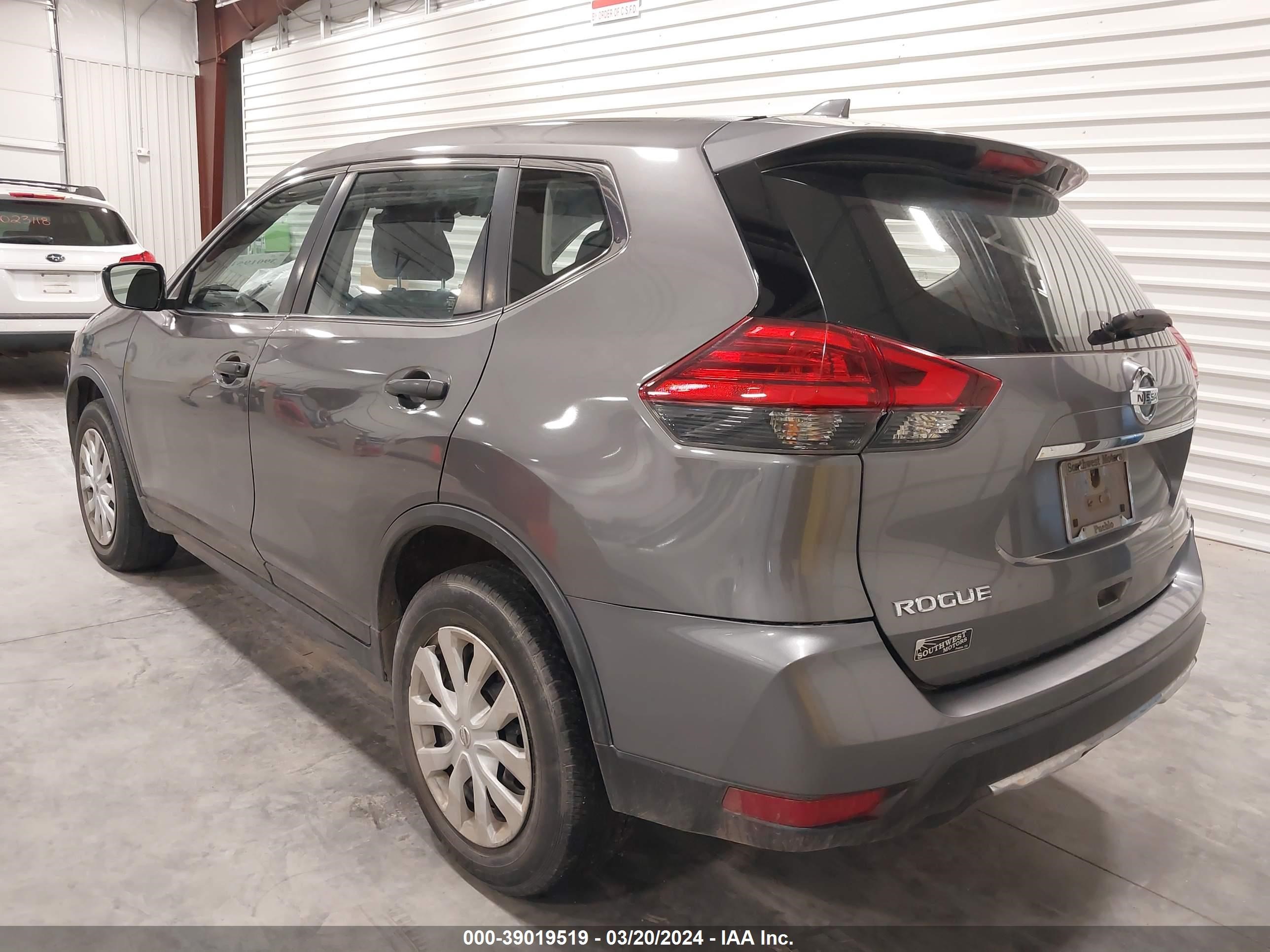 Photo 2 VIN: JN8AT2MV9HW261170 - NISSAN ROGUE 