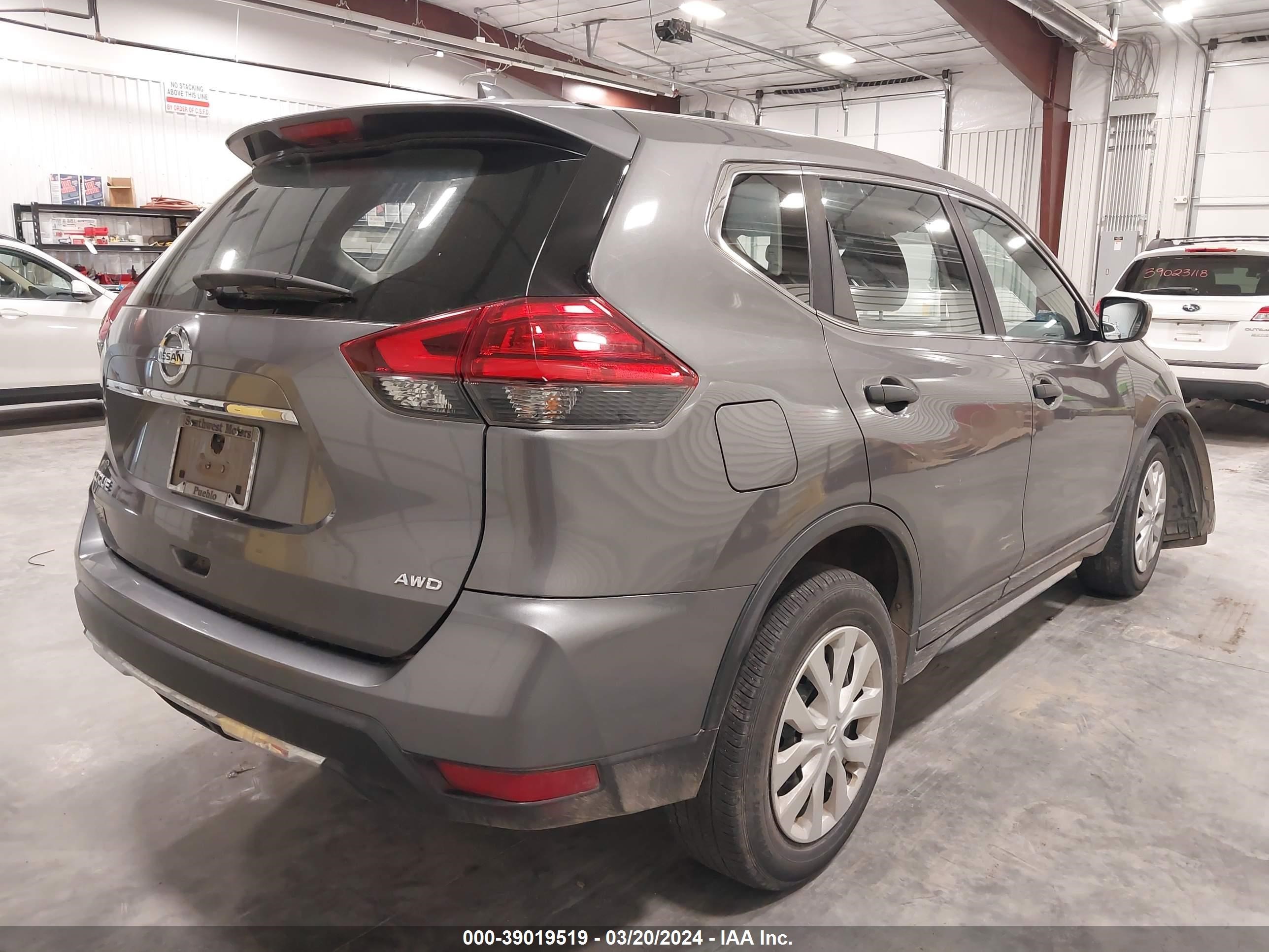 Photo 3 VIN: JN8AT2MV9HW261170 - NISSAN ROGUE 