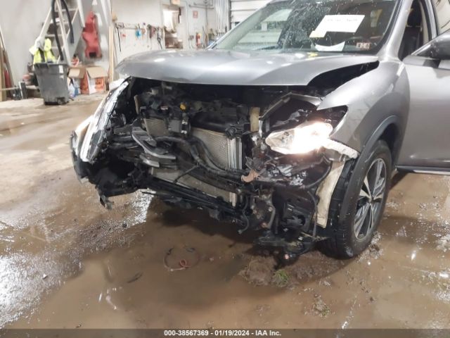 Photo 5 VIN: JN8AT2MV9JW316013 - NISSAN ROGUE 