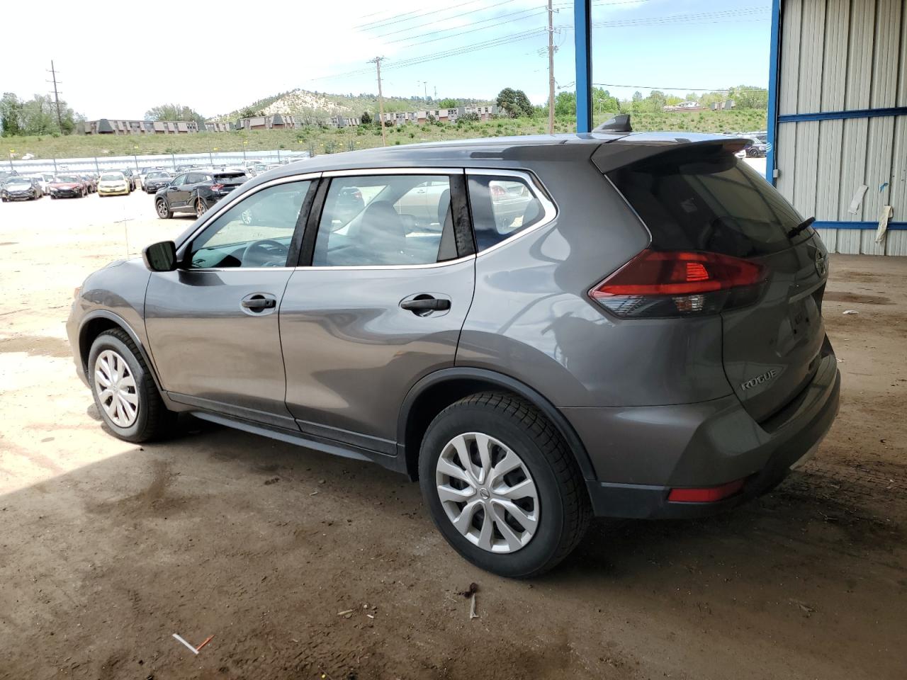 Photo 1 VIN: JN8AT2MV9JW329943 - NISSAN ROGUE 