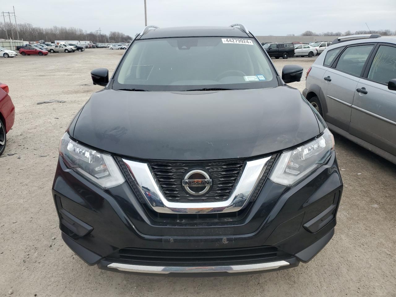 Photo 4 VIN: JN8AT2MV9KW375502 - NISSAN ROGUE 