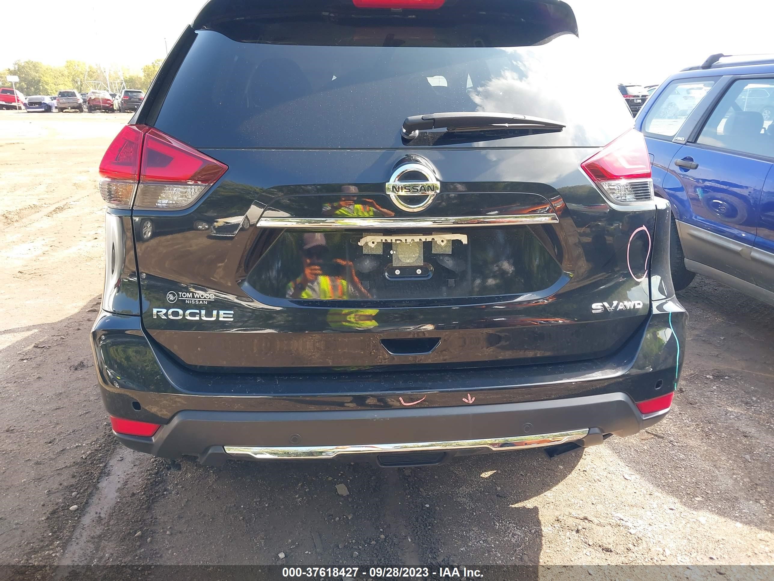 Photo 16 VIN: JN8AT2MV9KW383616 - NISSAN ROGUE 