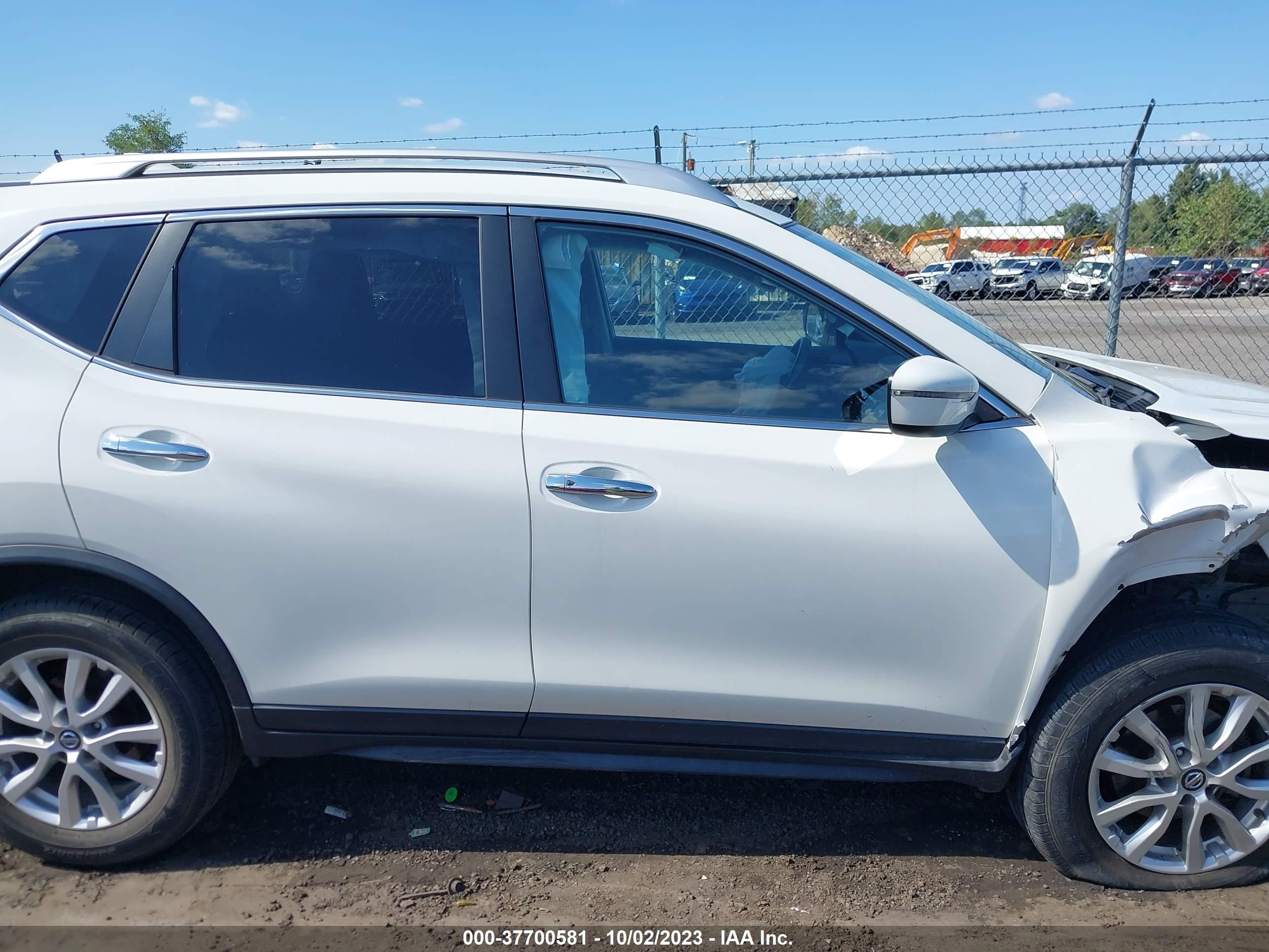 Photo 12 VIN: JN8AT2MVXHW007757 - NISSAN ROGUE 