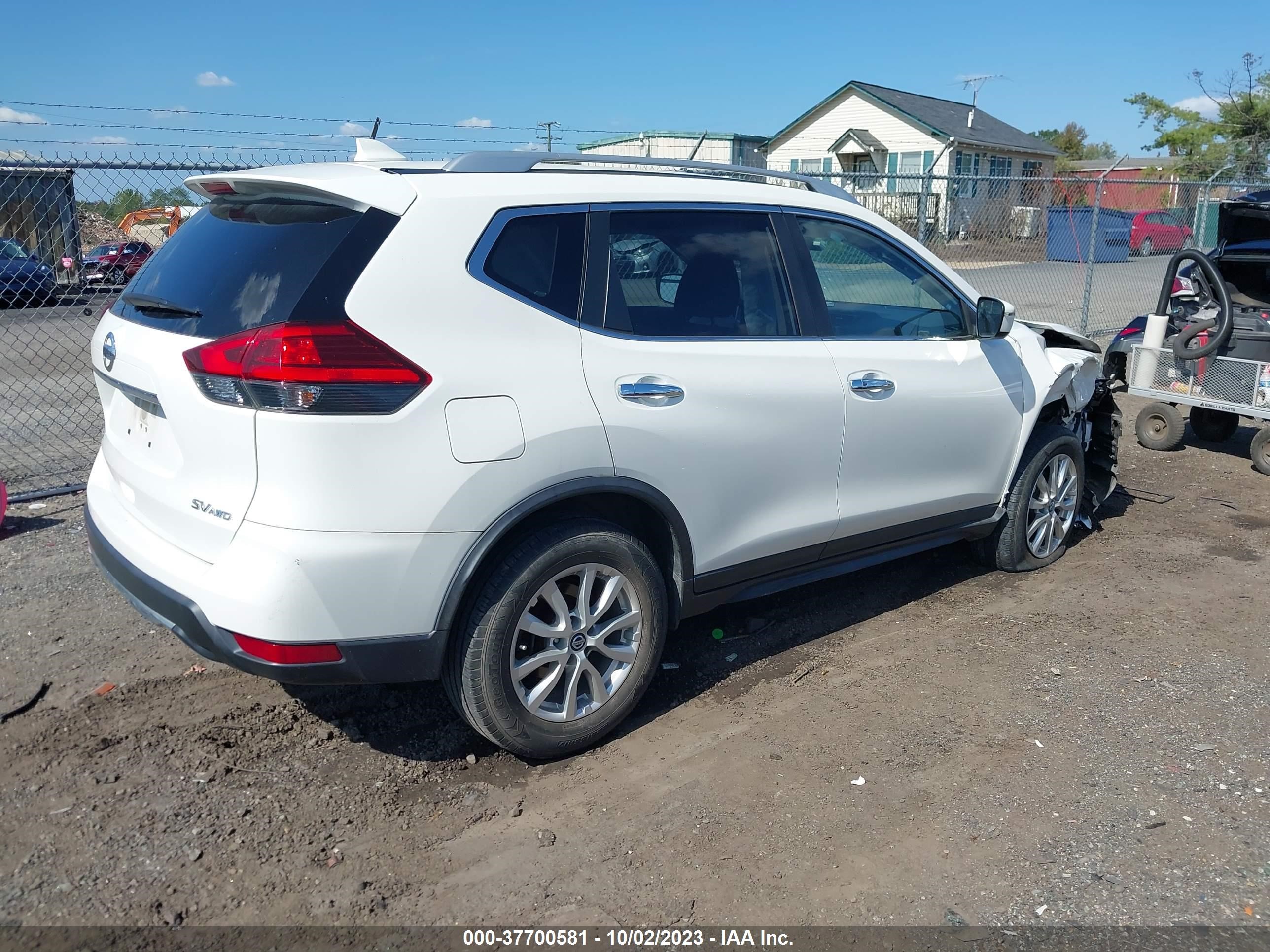 Photo 3 VIN: JN8AT2MVXHW007757 - NISSAN ROGUE 