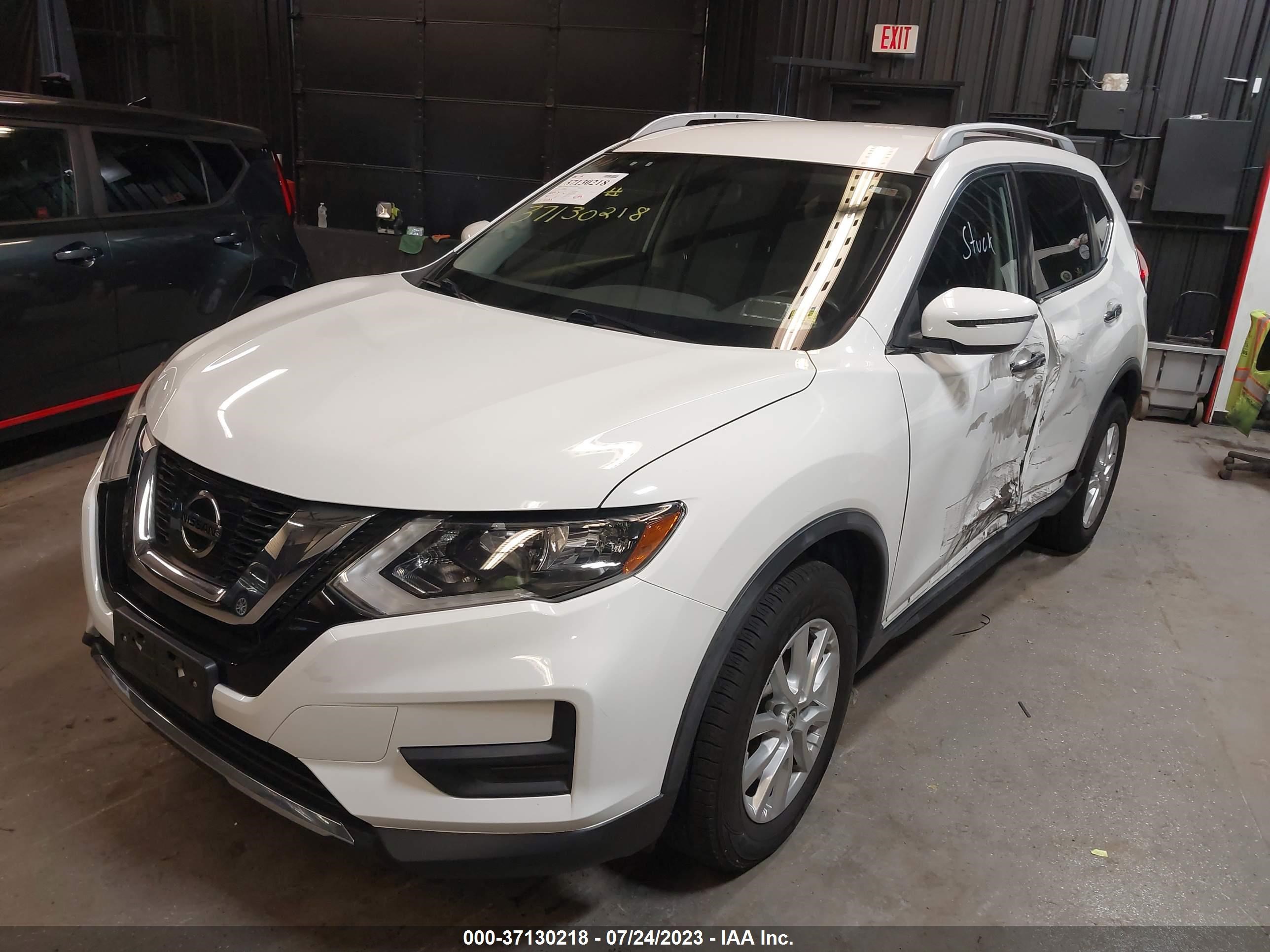 Photo 1 VIN: JN8AT2MVXHW027913 - NISSAN ROGUE 