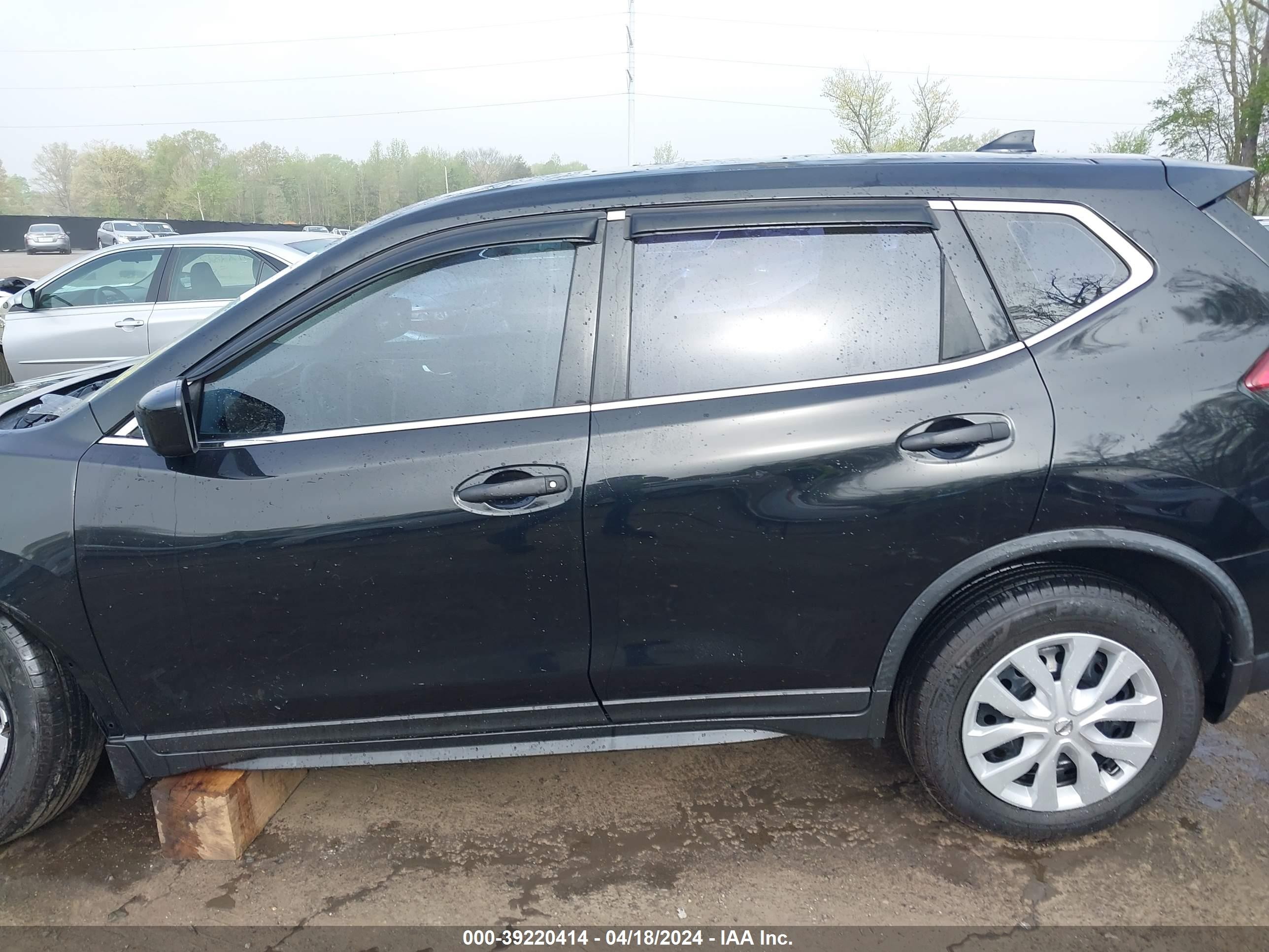 Photo 13 VIN: JN8AT2MVXHW264563 - NISSAN ROGUE 