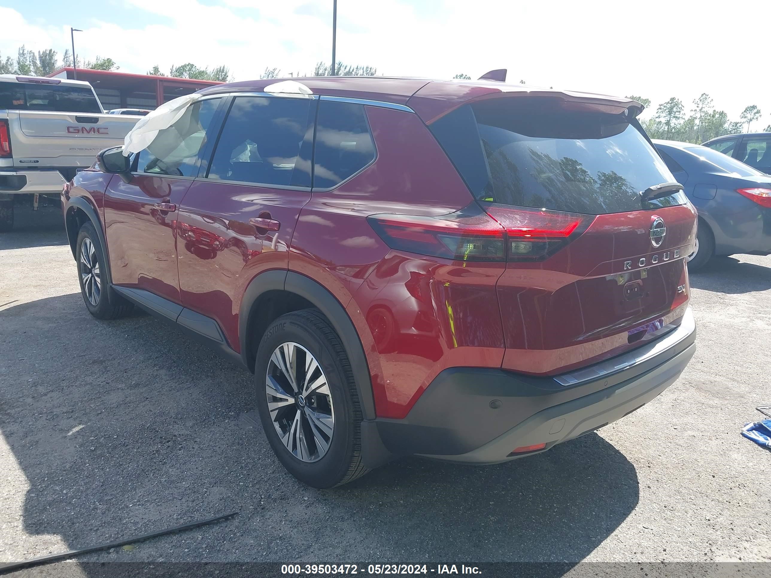 Photo 2 VIN: JN8AT3BA0MW007637 - NISSAN ROGUE 