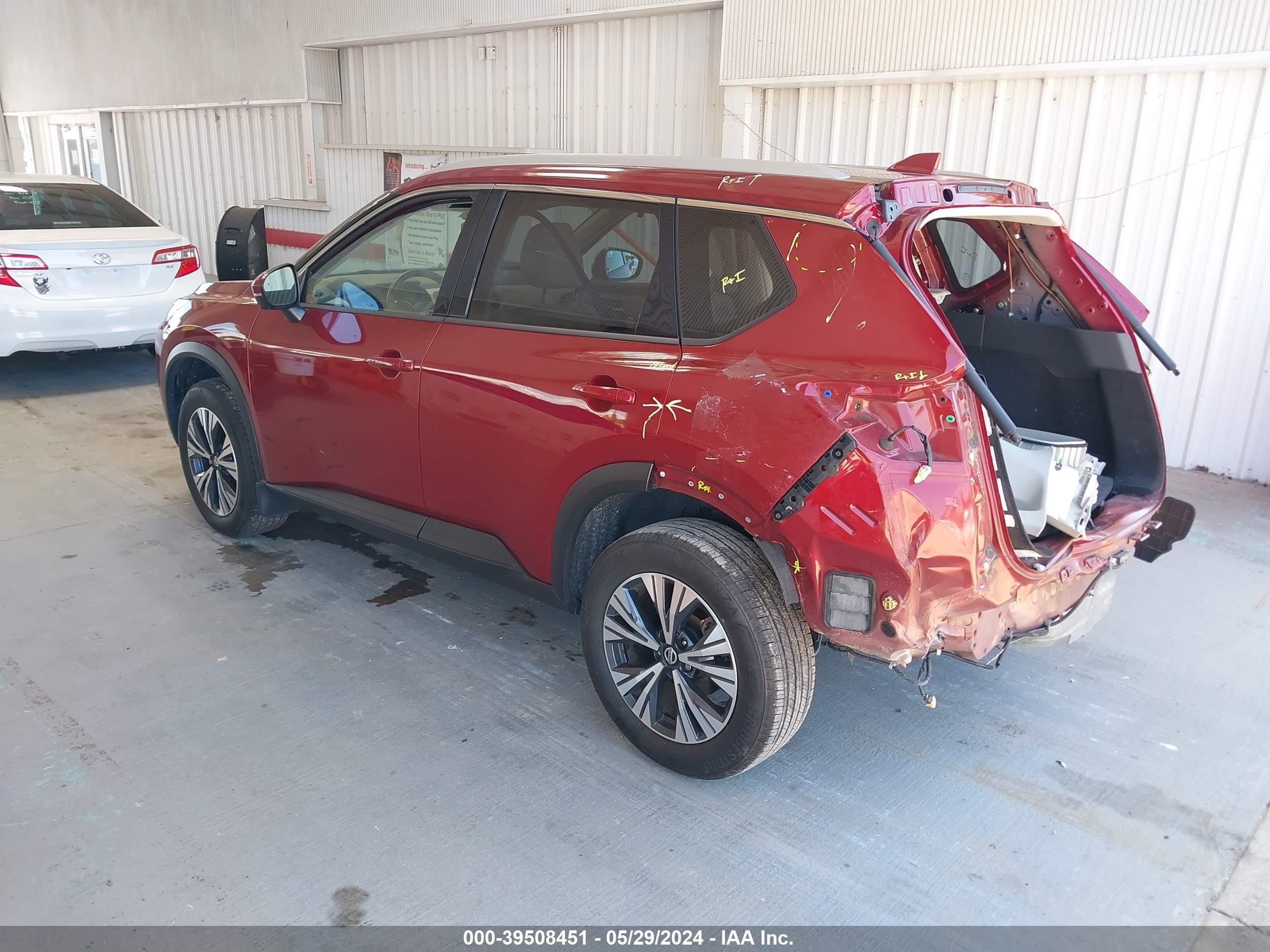 Photo 2 VIN: JN8AT3BA1MW001040 - NISSAN ROGUE 