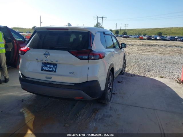 Photo 3 VIN: JN8AT3BA4MW009259 - NISSAN ROGUE 