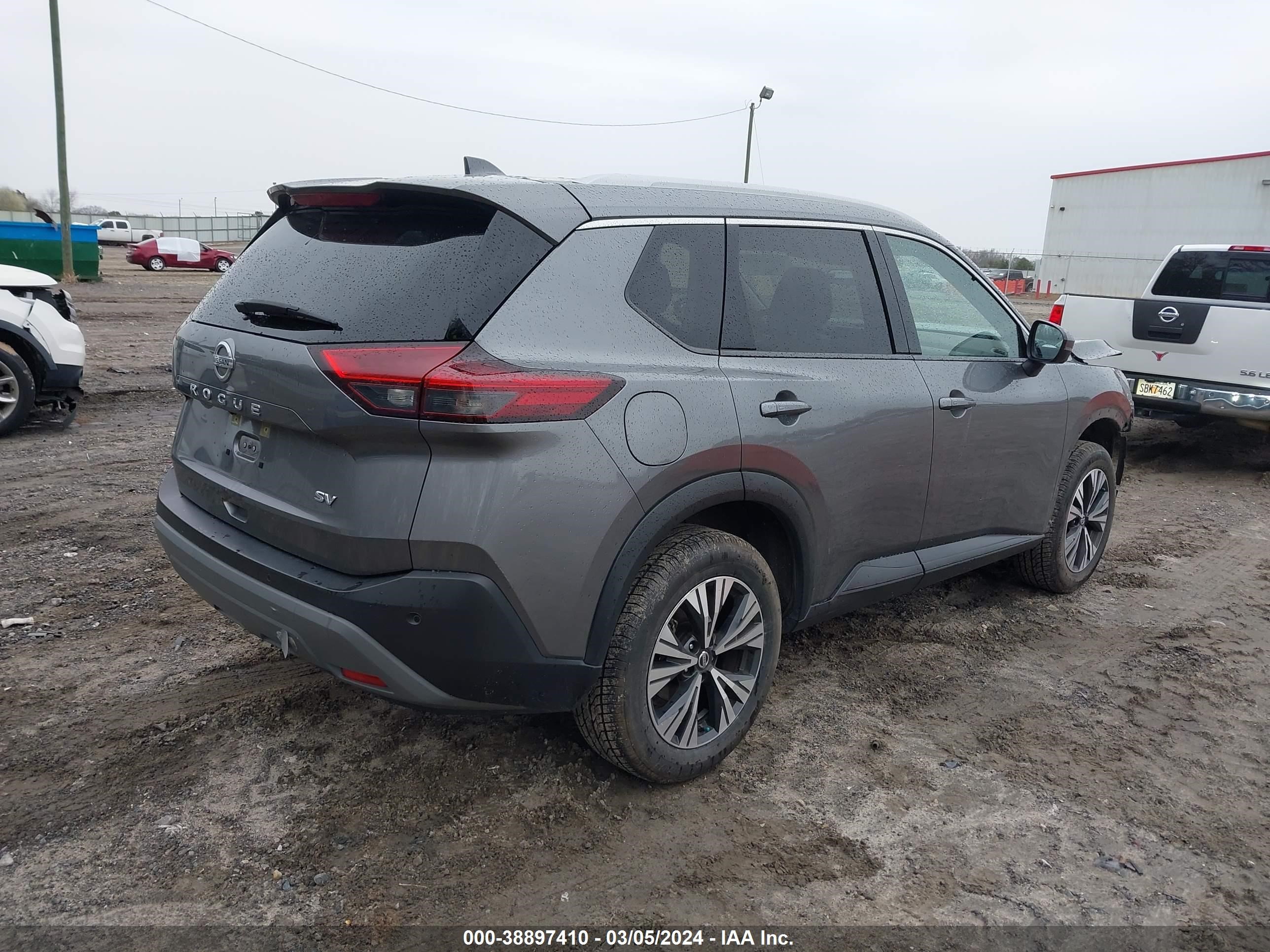 Photo 3 VIN: JN8AT3BA5MW018746 - NISSAN ROGUE 