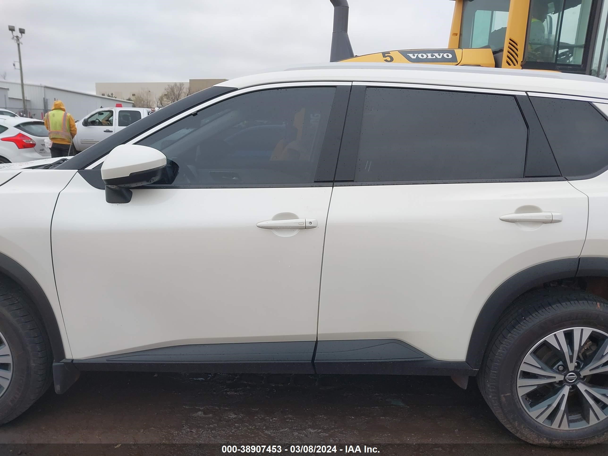 Photo 14 VIN: JN8AT3BA7MW001771 - NISSAN ROGUE 