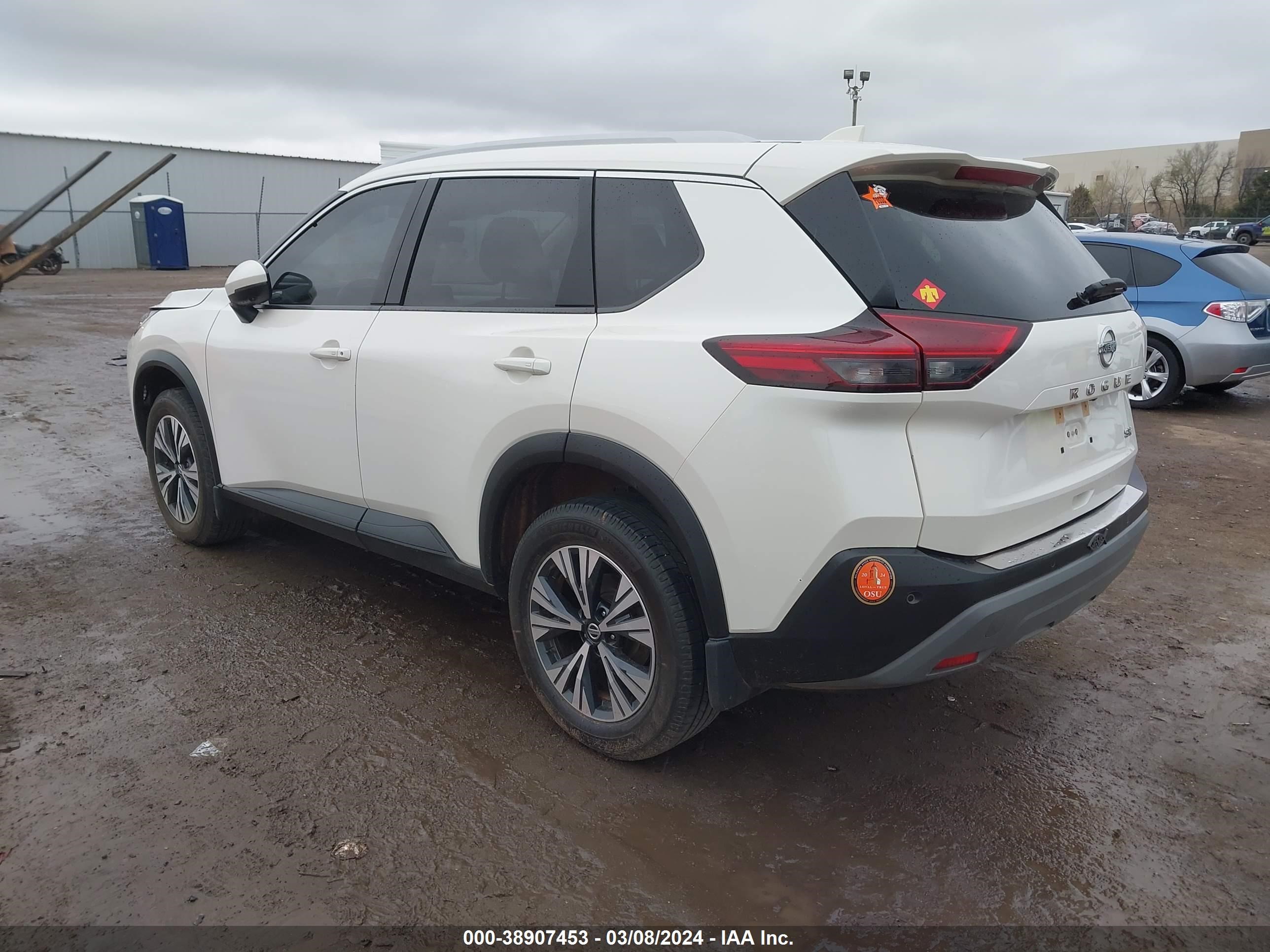 Photo 2 VIN: JN8AT3BA7MW001771 - NISSAN ROGUE 