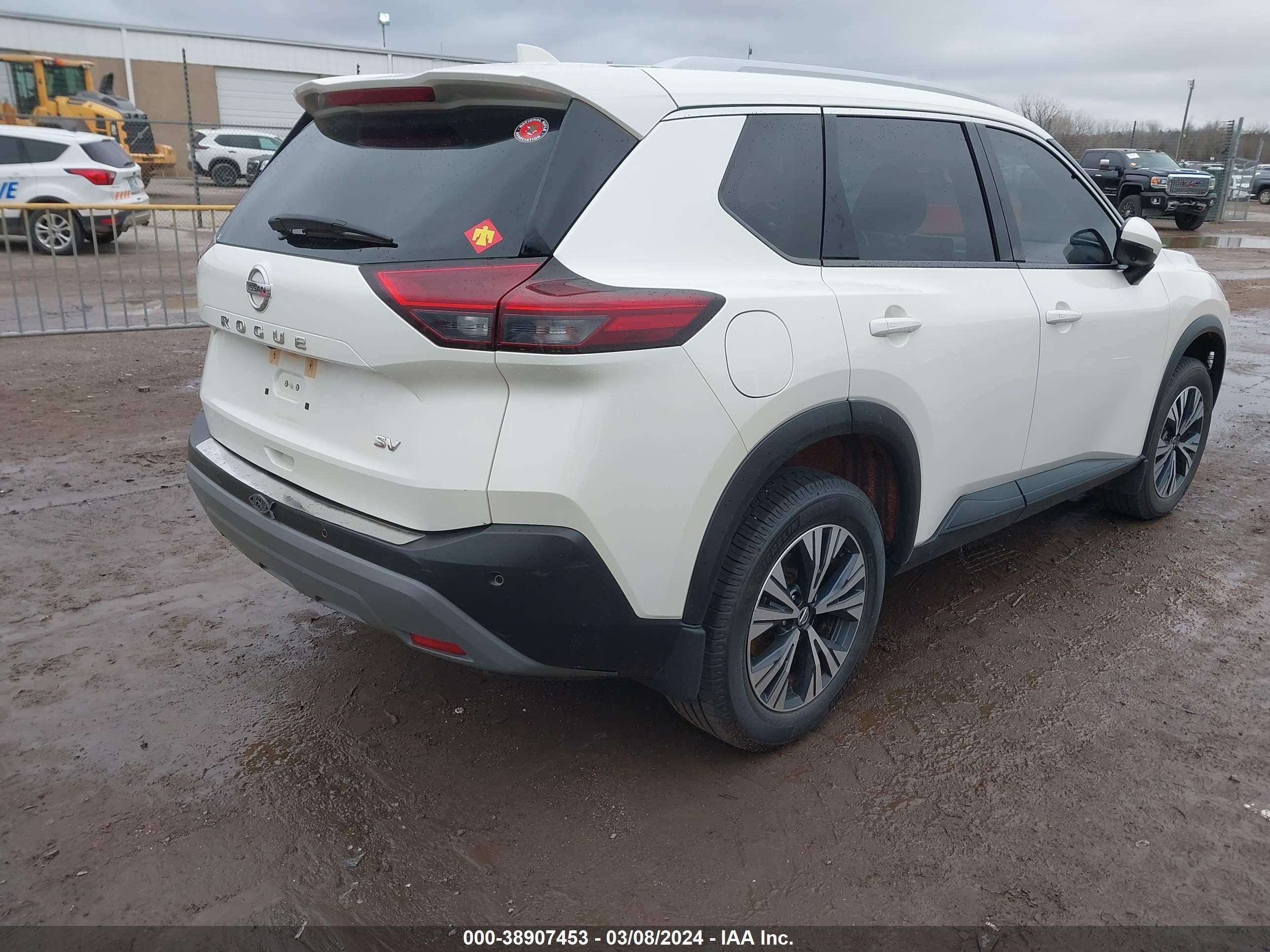 Photo 3 VIN: JN8AT3BA7MW001771 - NISSAN ROGUE 