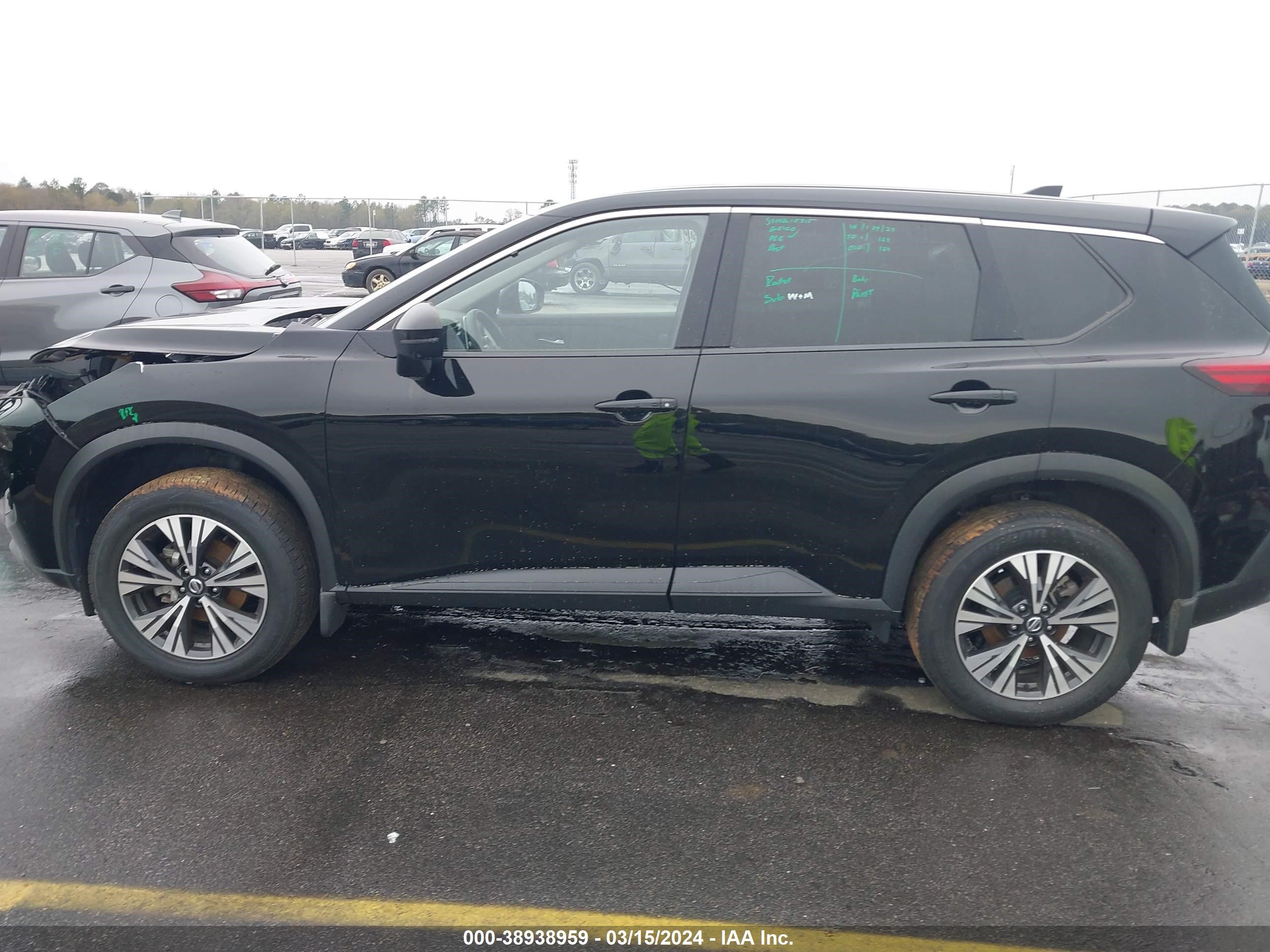 Photo 13 VIN: JN8AT3BB3MW214032 - NISSAN ROGUE 