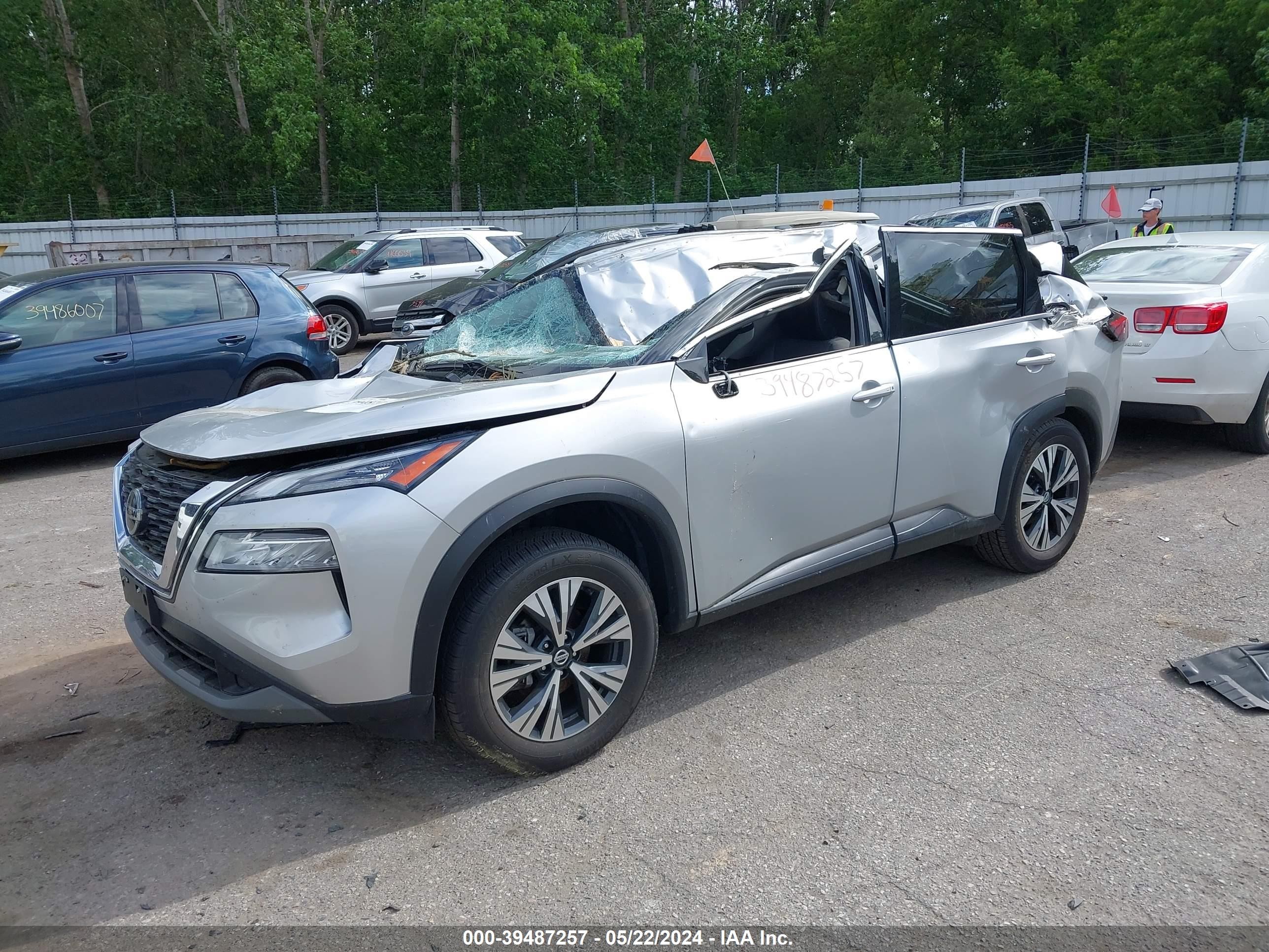 Photo 1 VIN: JN8AT3BB8MW222997 - NISSAN ROGUE 