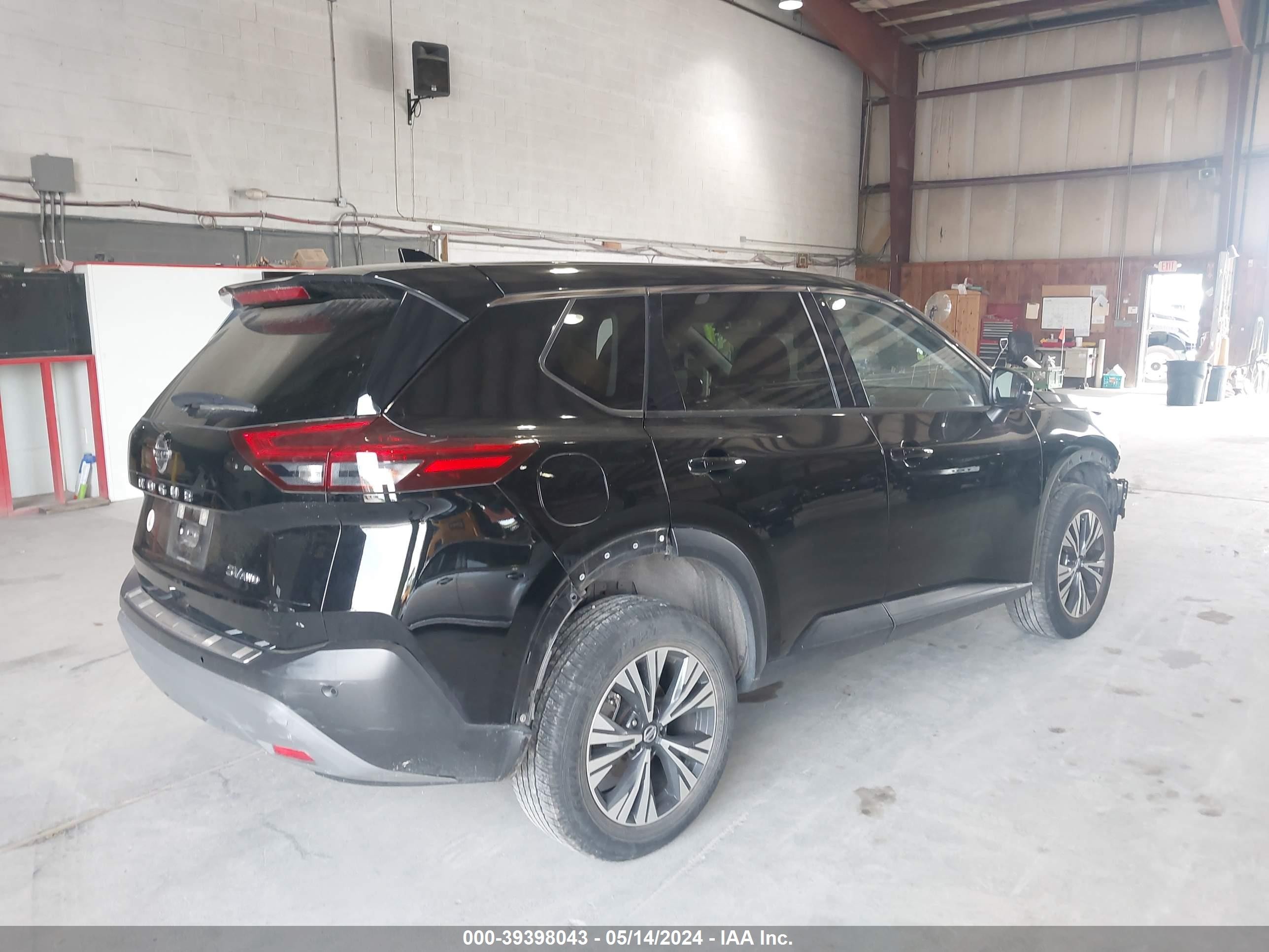 Photo 3 VIN: JN8AT3BBXMW217204 - NISSAN ROGUE 