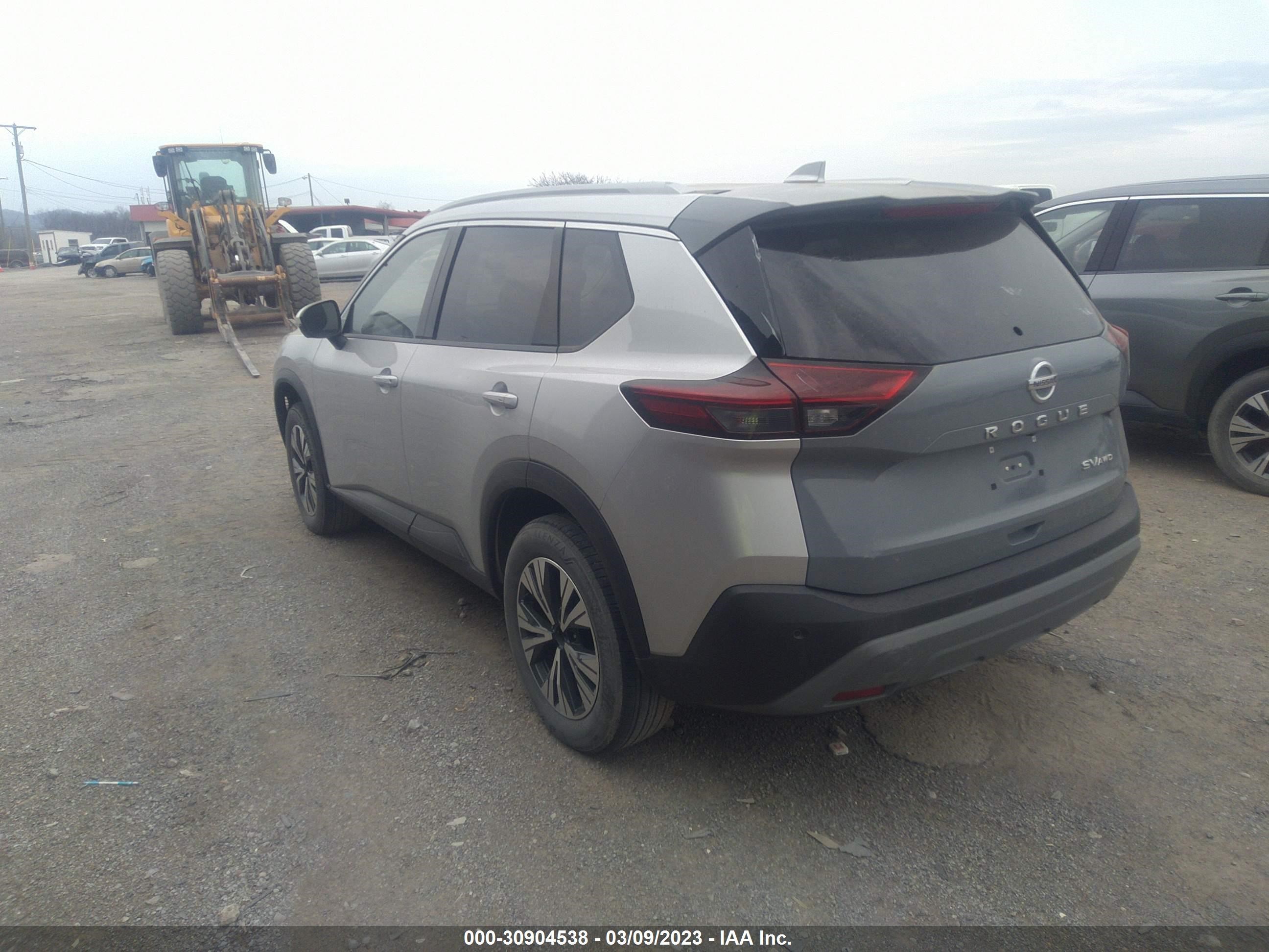 Photo 2 VIN: JN8AT3MA8MW000044 - NISSAN ROGUE 