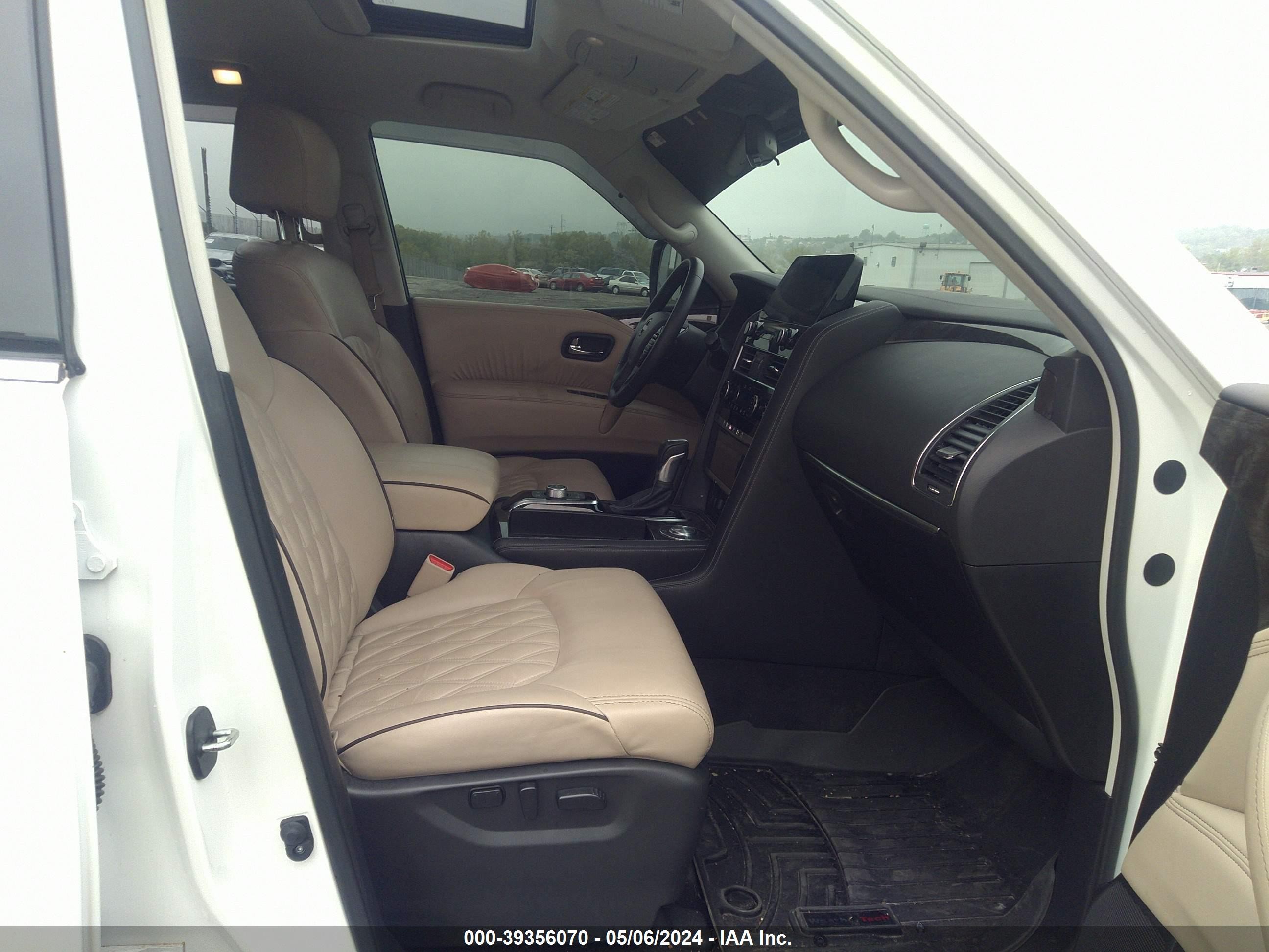 Photo 4 VIN: JN8AY2DA6M9370581 - NISSAN ARMADA 