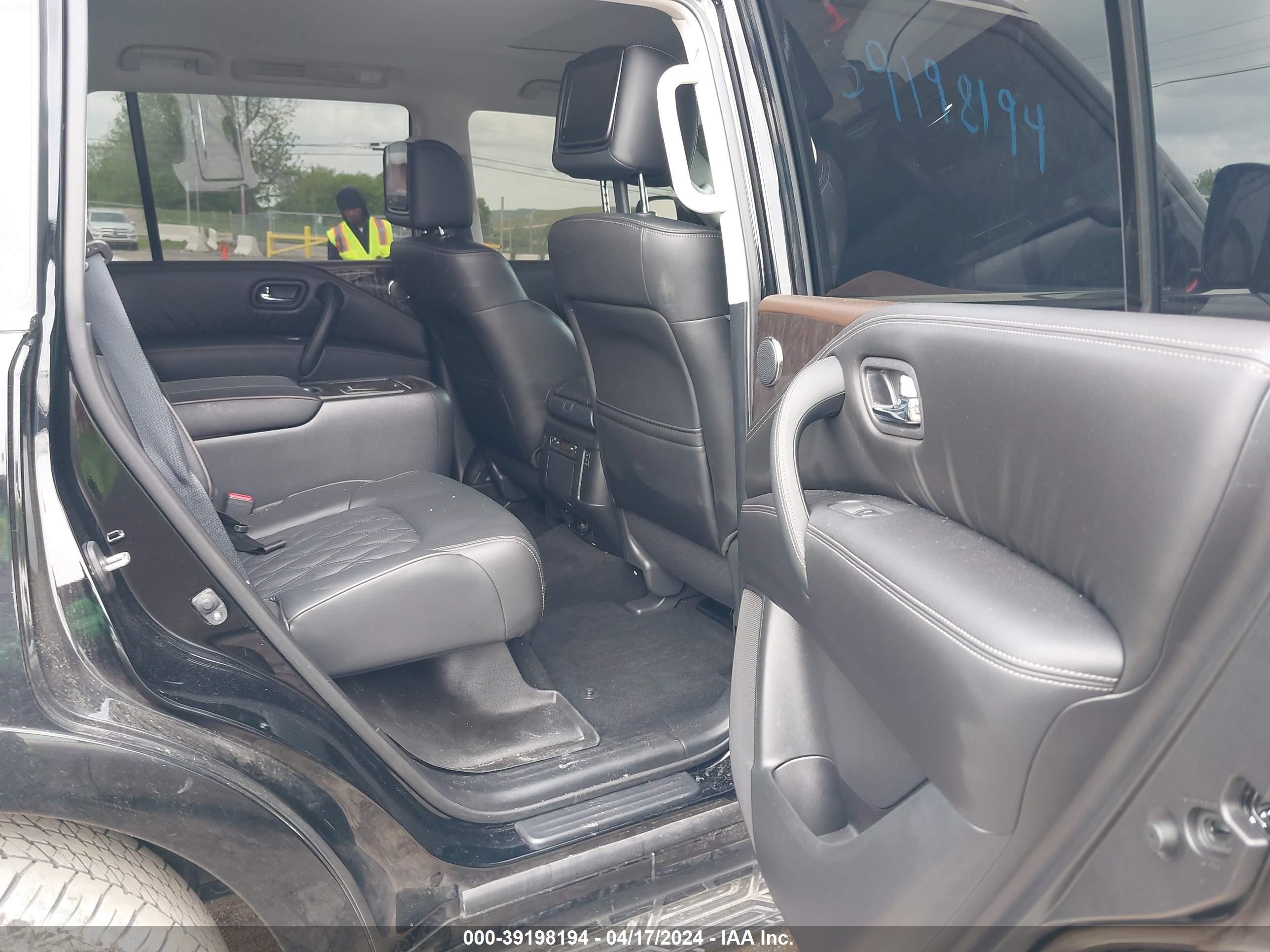 Photo 7 VIN: JN8AY2DA9P9403917 - NISSAN ARMADA 