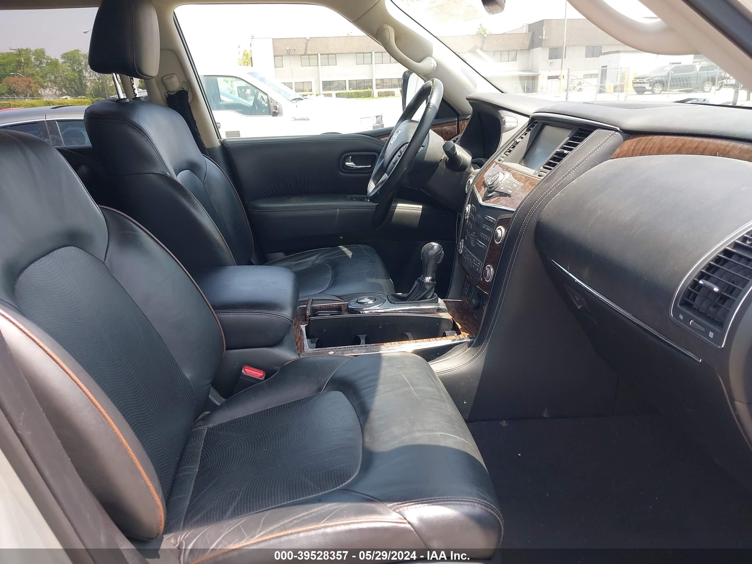 Photo 4 VIN: JN8AY2ND0J9053593 - NISSAN ARMADA 